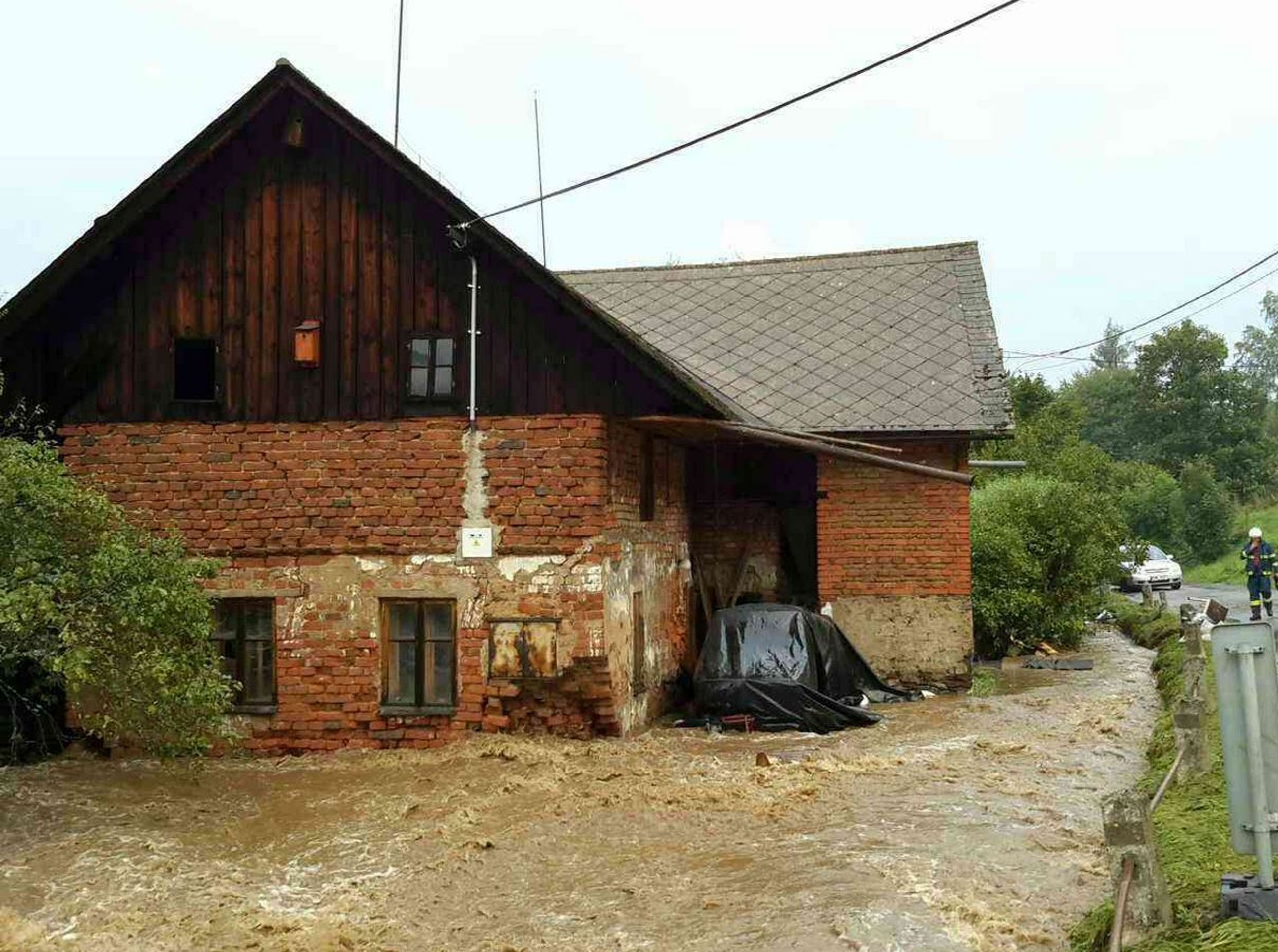 Blesková povodeň ve Štítech na Šumpersku - 2 - GALERIE: Do Česká dorazily silné bouřky (8/19)