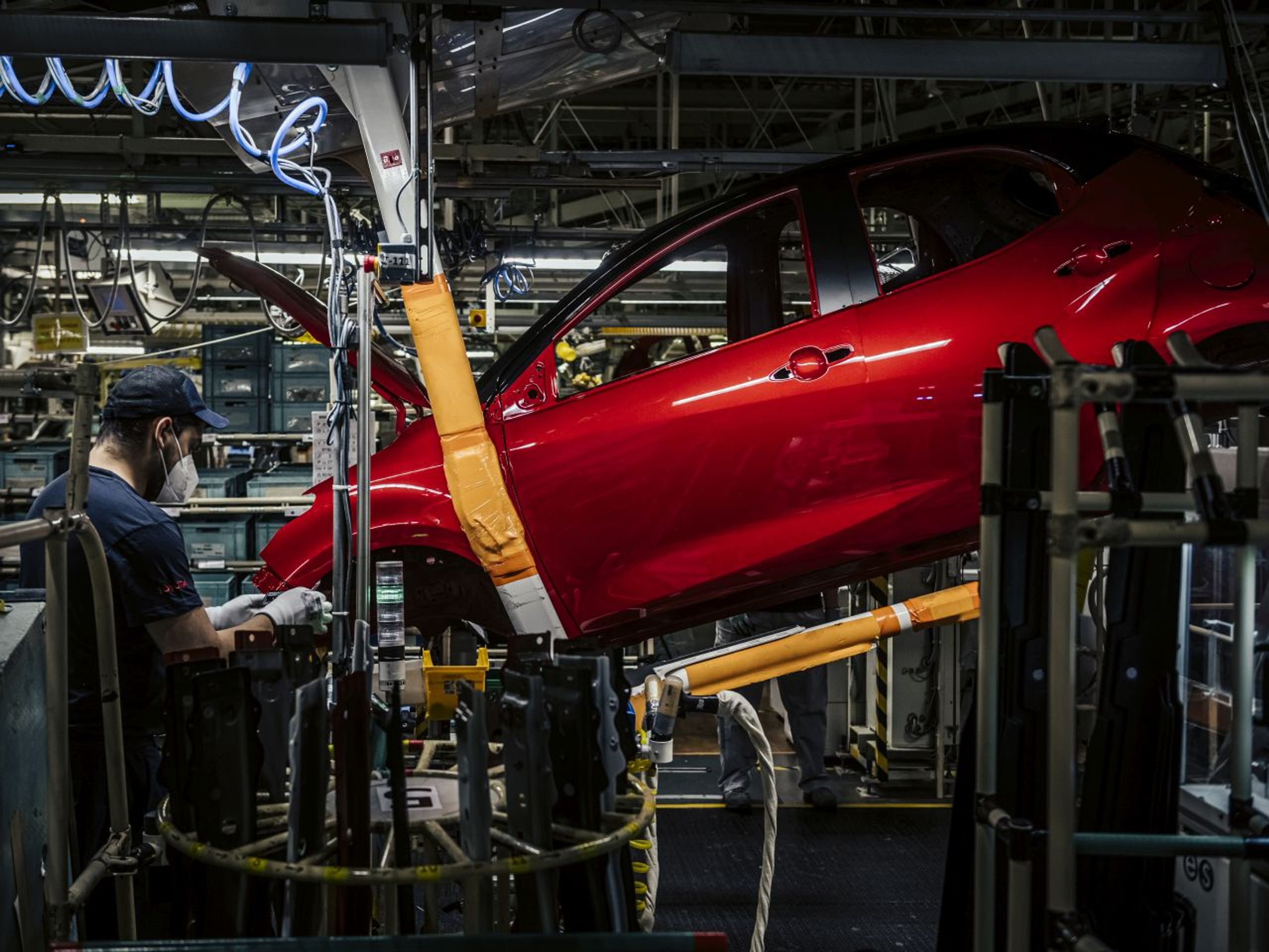 Výroba Toyoty Yaris ve středočeském Kolíně - Podívejte se na výrobní linky Toyoty v Kolíně (3/18)