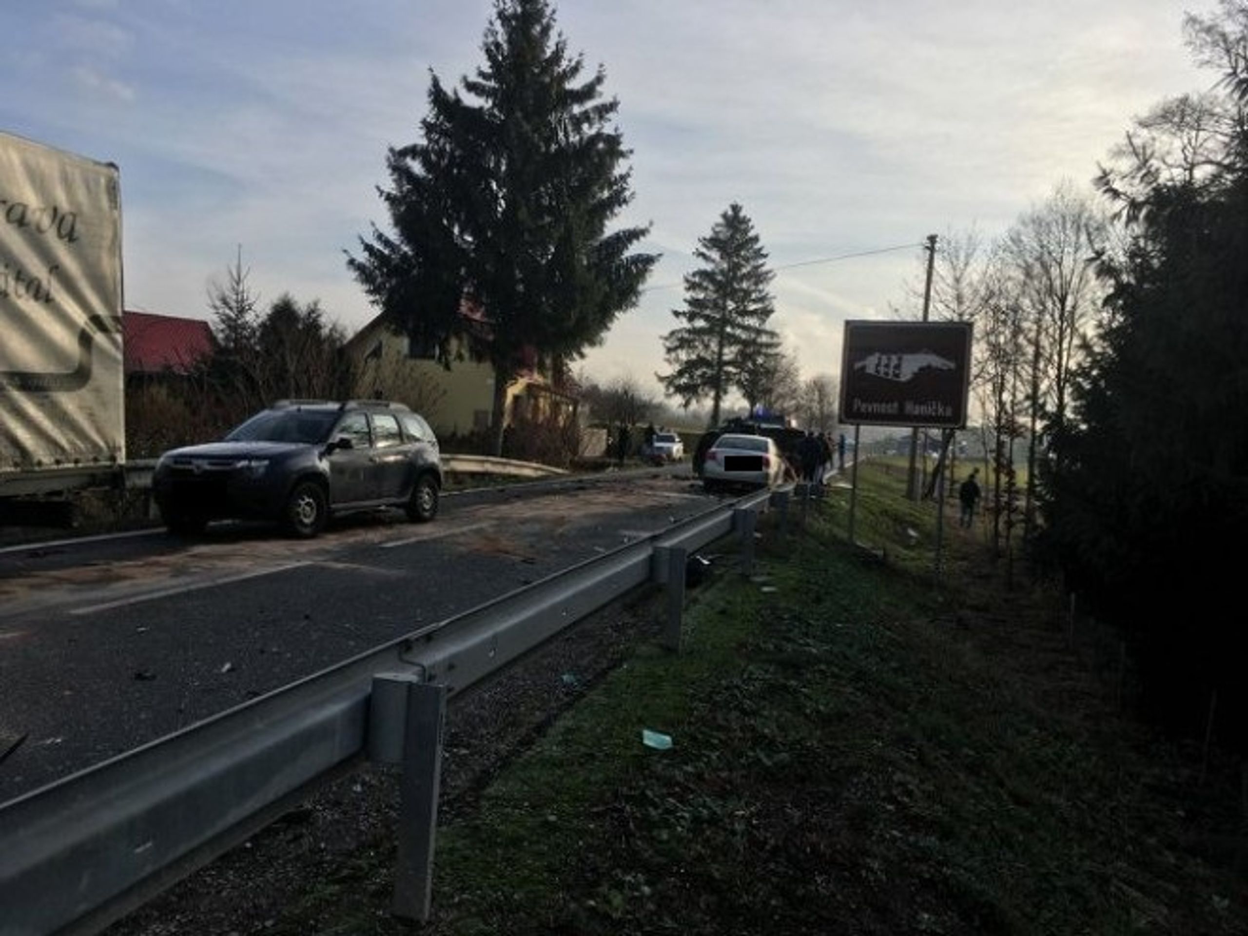 Na Pardubicku se srazila dodávka s kamionem - 3 - GALERIE: Na Orlickoústecku se srazila dodávka s kamionem (2/3)