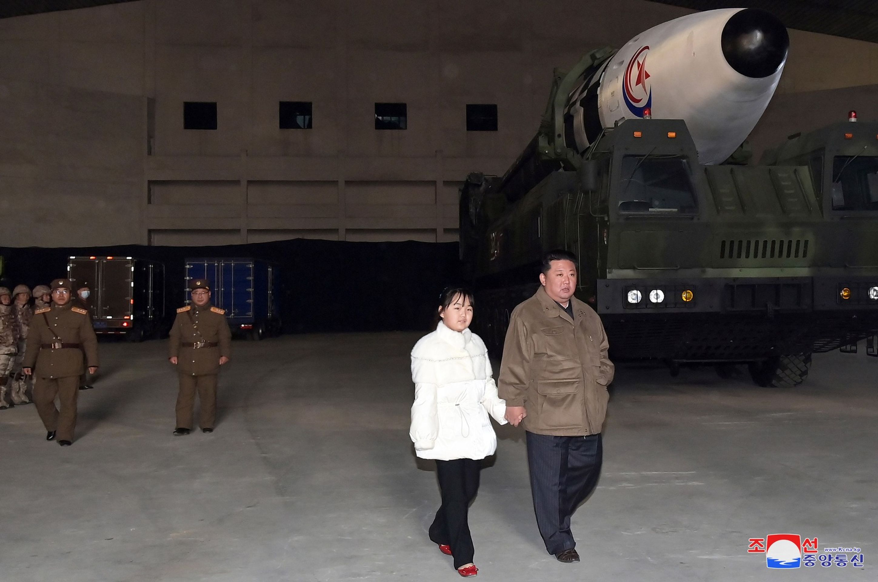 Kim Čong-un s dcerou - Kim Čong-un s dcerou (2/5)