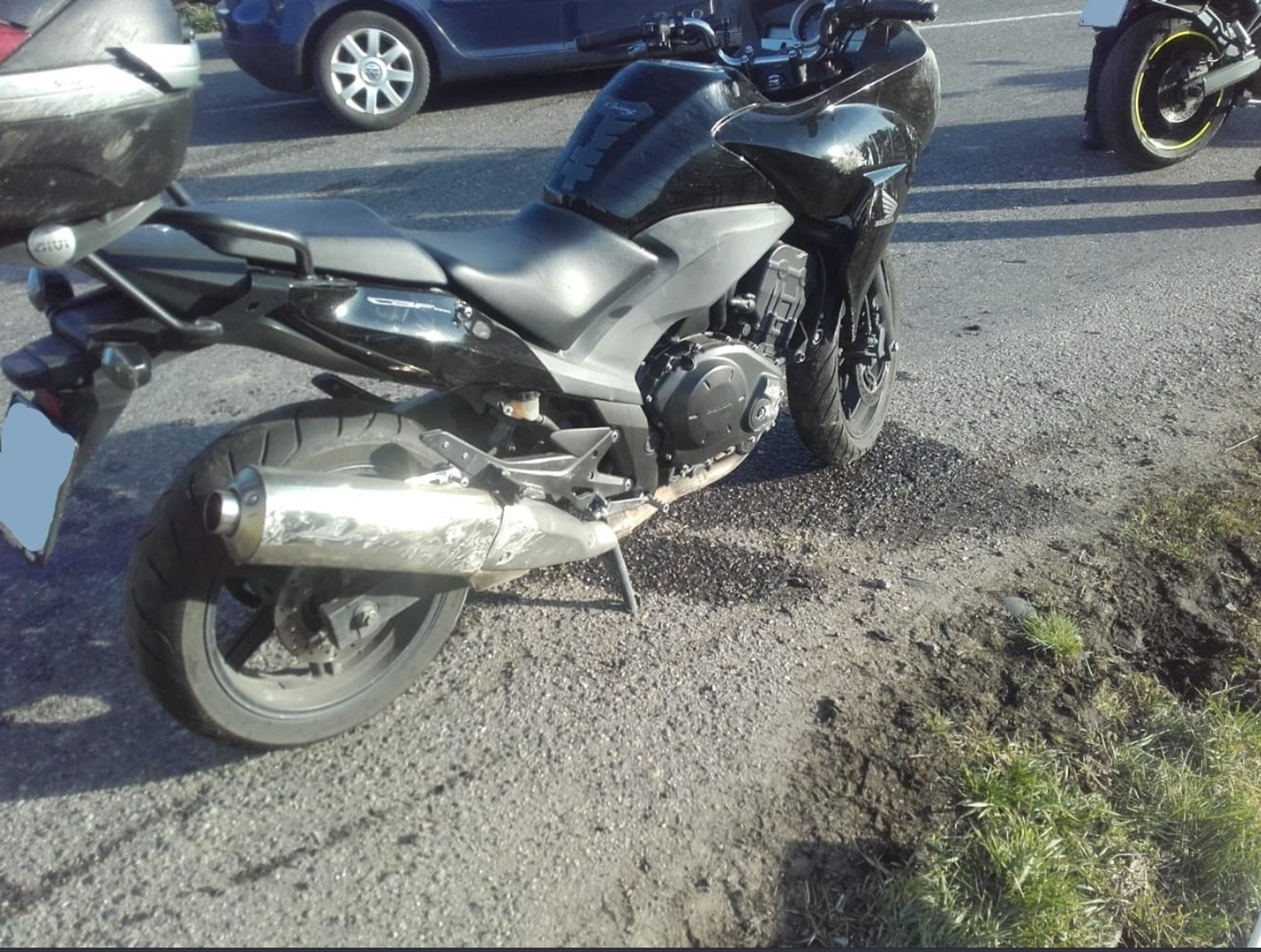 Řidič motorky se zranil u Stuhařova - GALERIE: Během soboty havarovalo několik motorkářů (7/7)