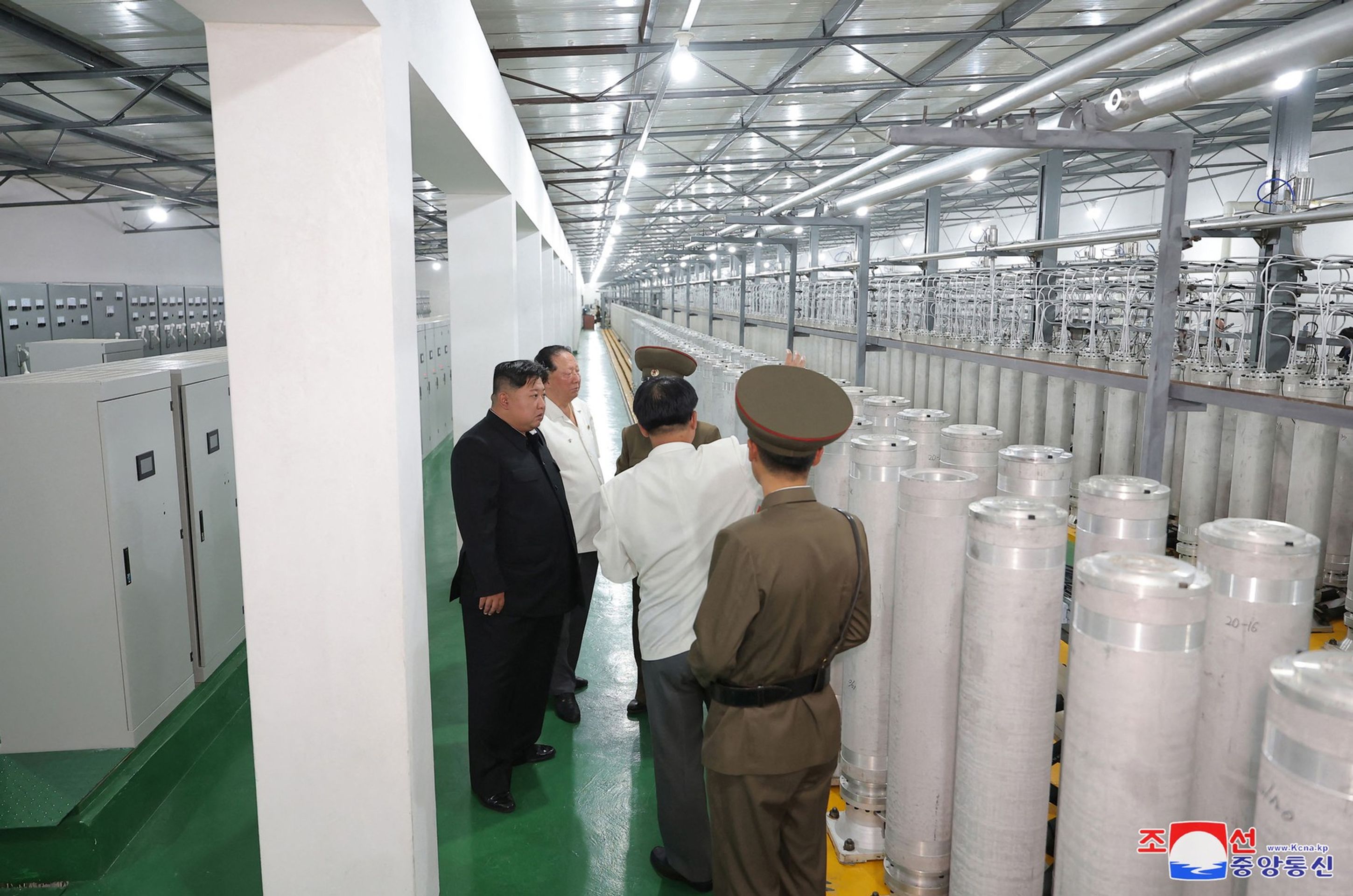 Kim Čong-un na návštěvě továrny na výrobu obohaceného uranu, 13. 9. 2024 (4) - Kim Čong-un na návštěvě továrny na výrobu obohaceného uranu (3/5)