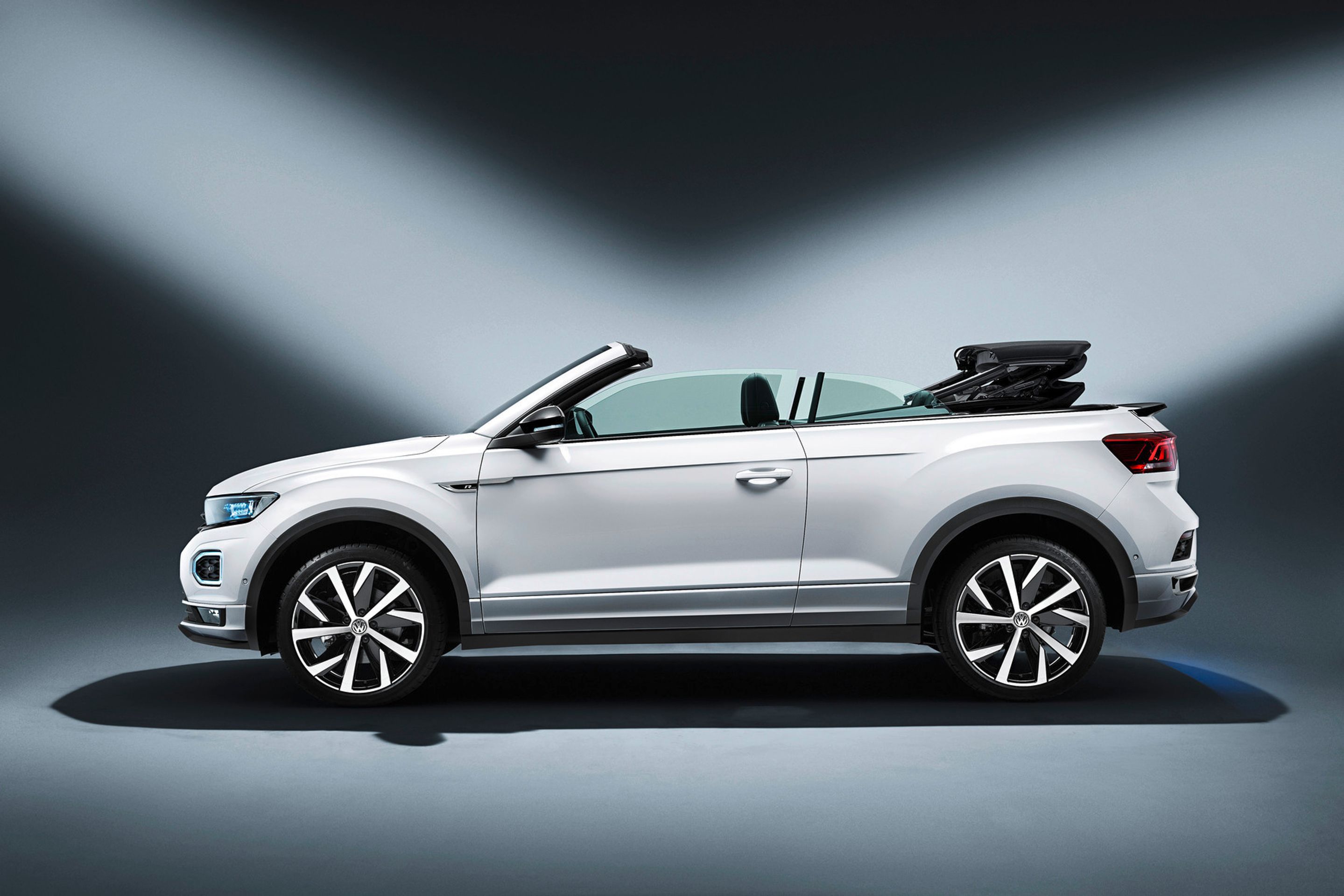 Nový T-Roc Cabriolet - 36 - Fotogalerie: Crossover VW T-Roc přijde o střechu (1/16)