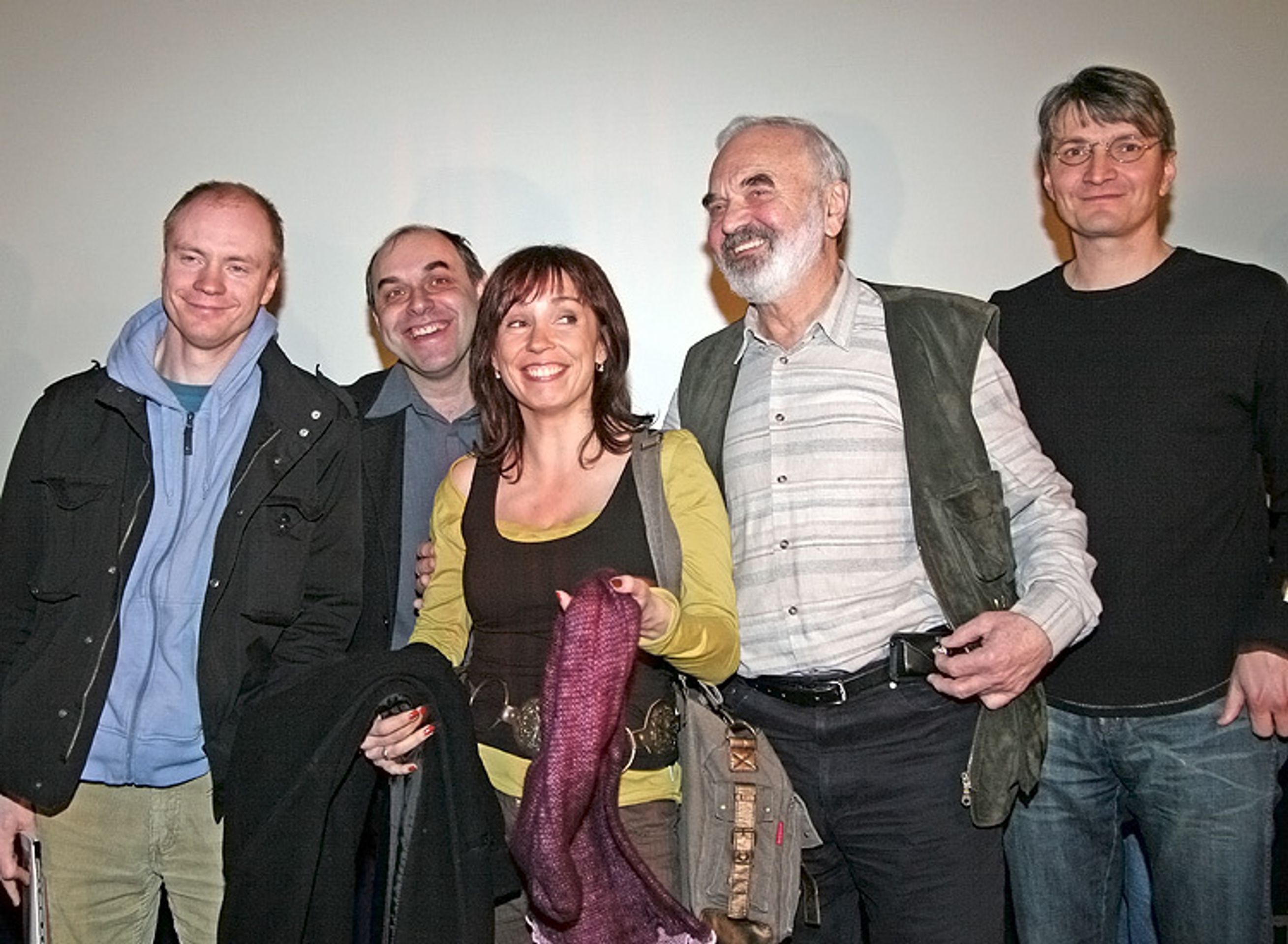 Tisková konference k filmu Vratné lahve - Jan Budař, Miroslav Táborský, Nela Boudová, Zdeněk Svěrák, Jan Svěrák  - K Vratným lahvím inspiroval chlapík z Petřin - foto a videogalerie (2/3)