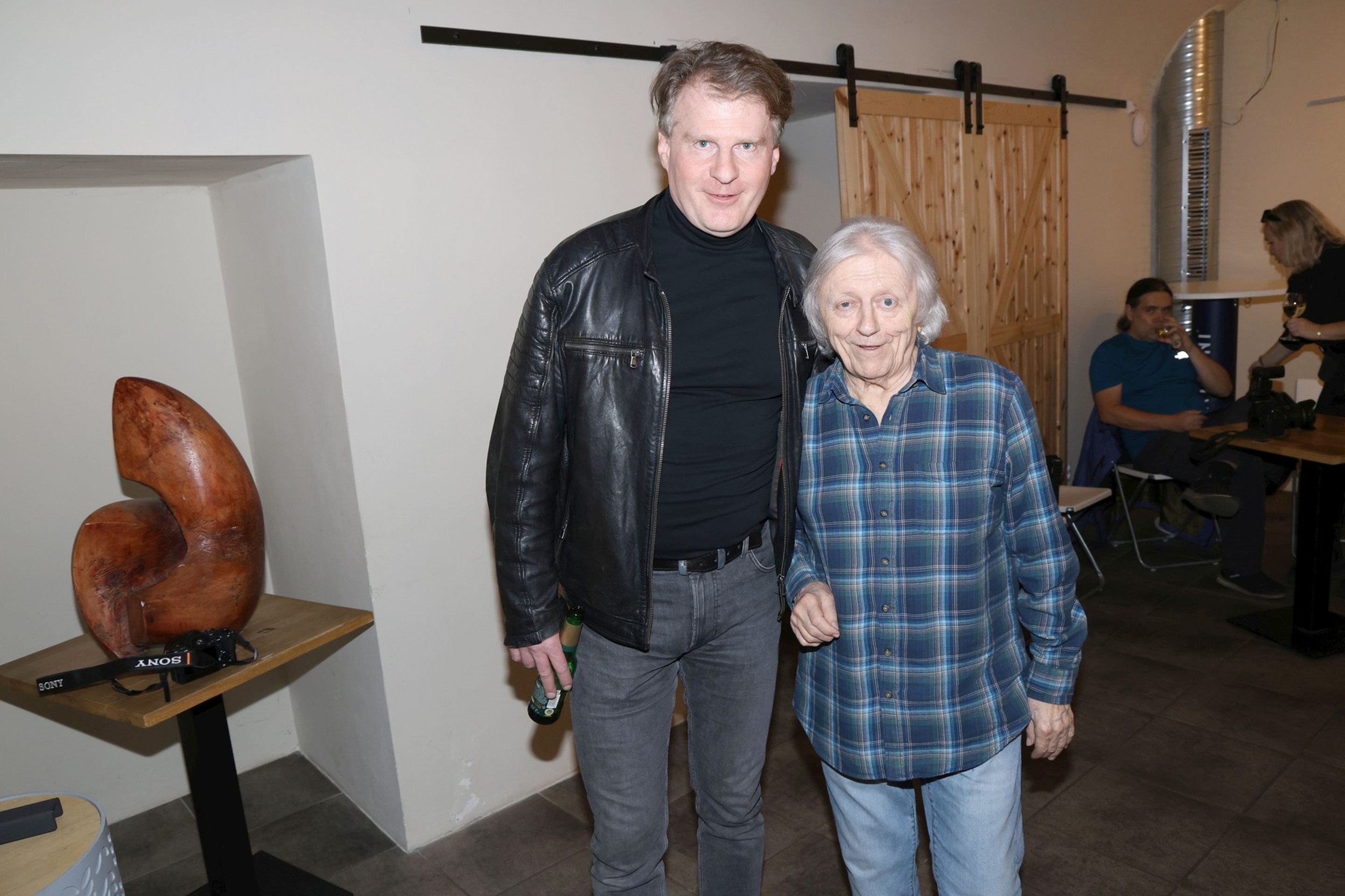 Václav Neckář a Petr Batěk - Václav Neckář na křtu nového alba Petra Baťky (1/4)