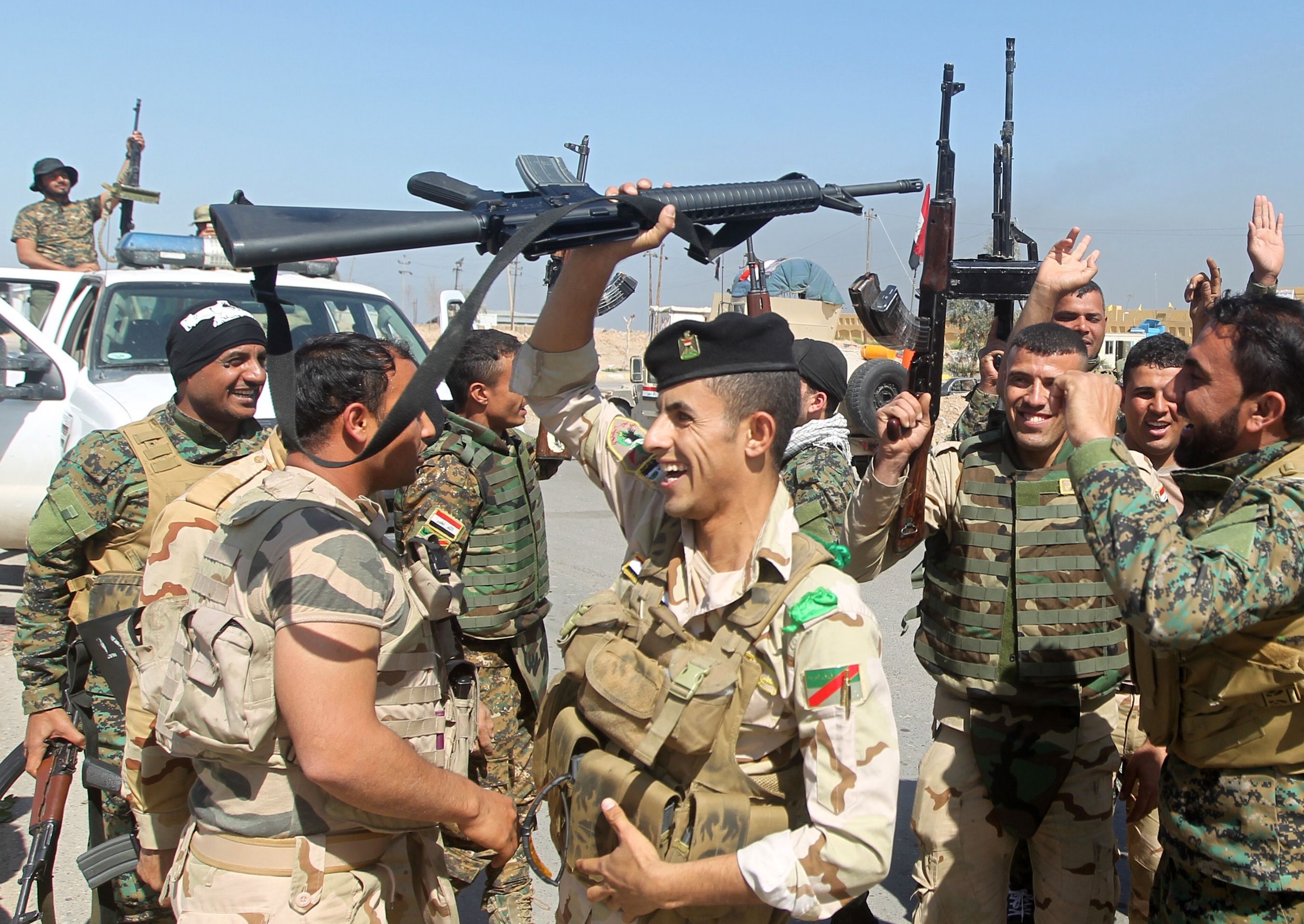 Boj o Tikrit - 2 - GALERIE: Ofensíva proti Islámskému státu (2/8)