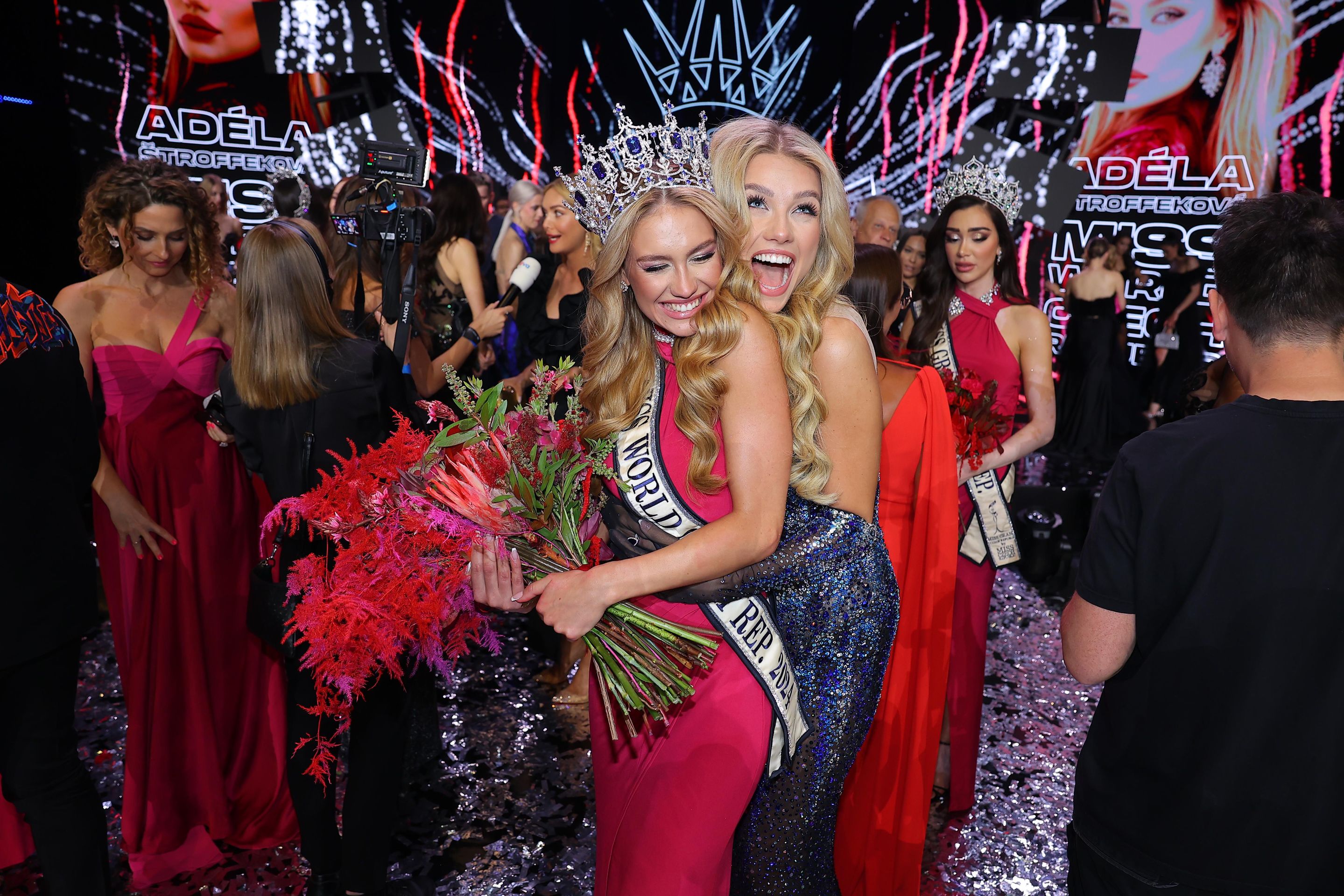 Justýna Zedníková a nová miss Adéla Štroffeková - Adéla Štroffeková (1/6)