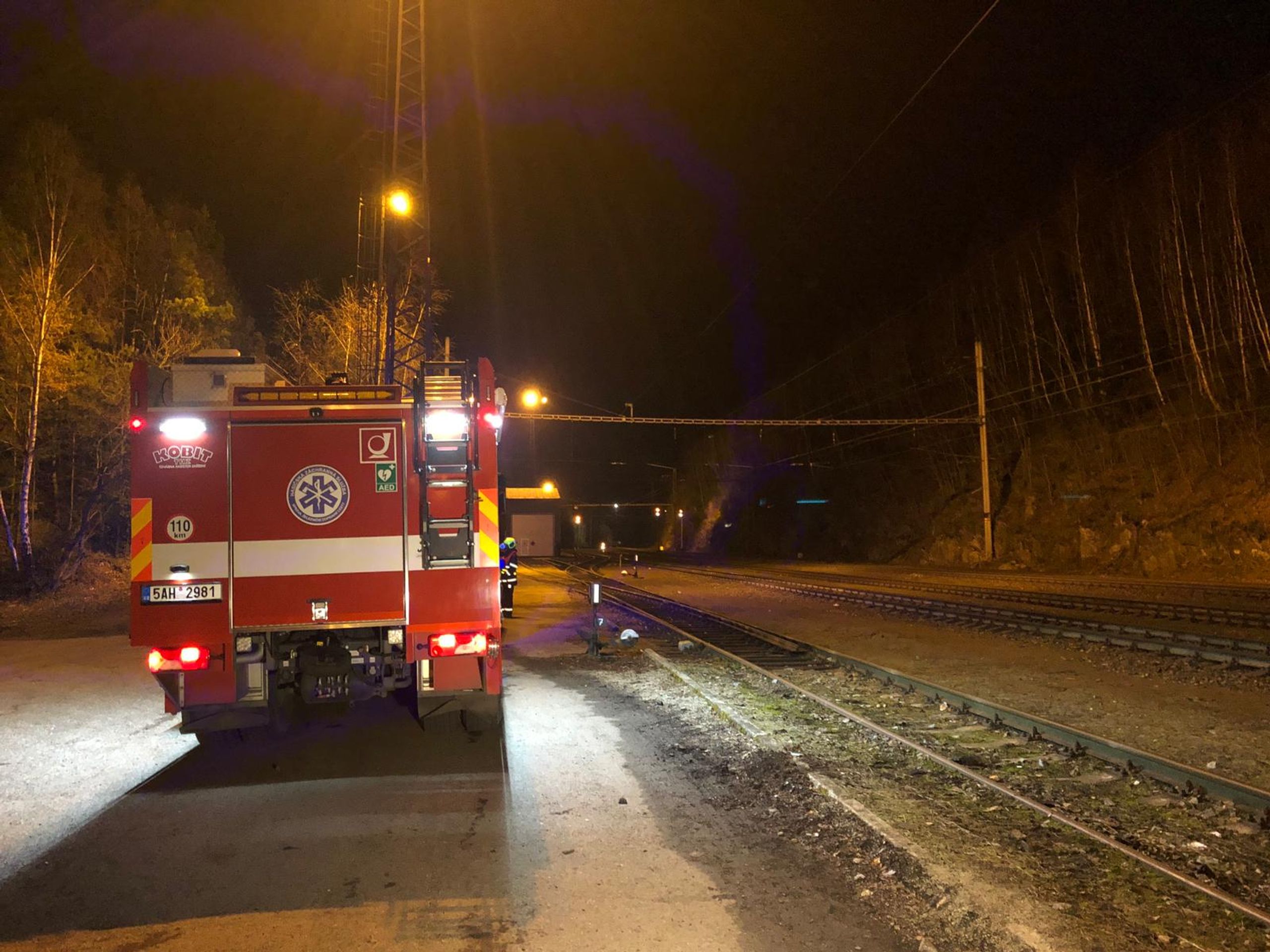 V Hluboké nad Vltavou vykolejil vlak - GALERIE: Na jihu Čech vykolejil vlak (4/4)