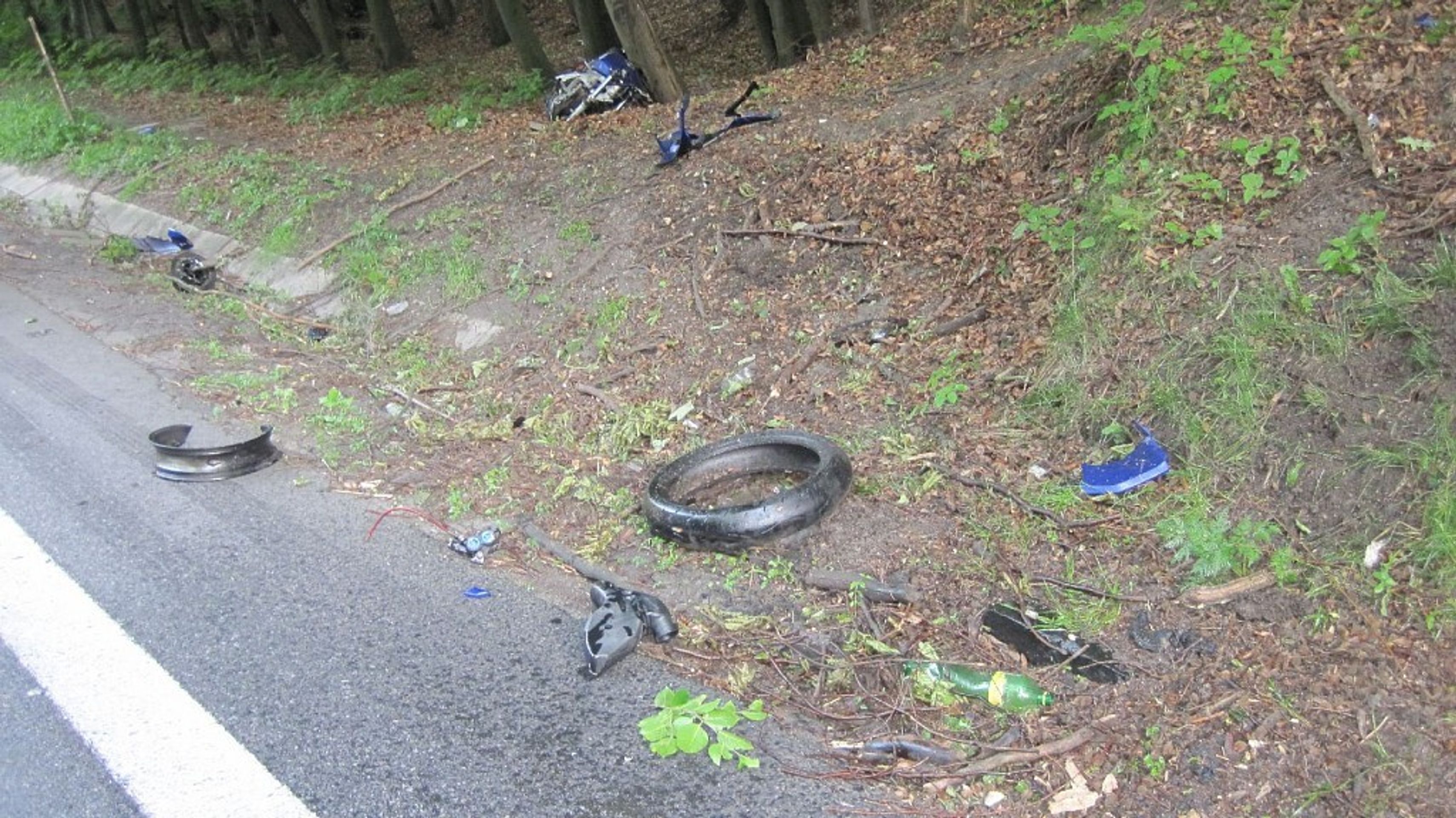 Nehoda - GALERIE: Nehoda motorkářů u hradu Buchlov (1/6)