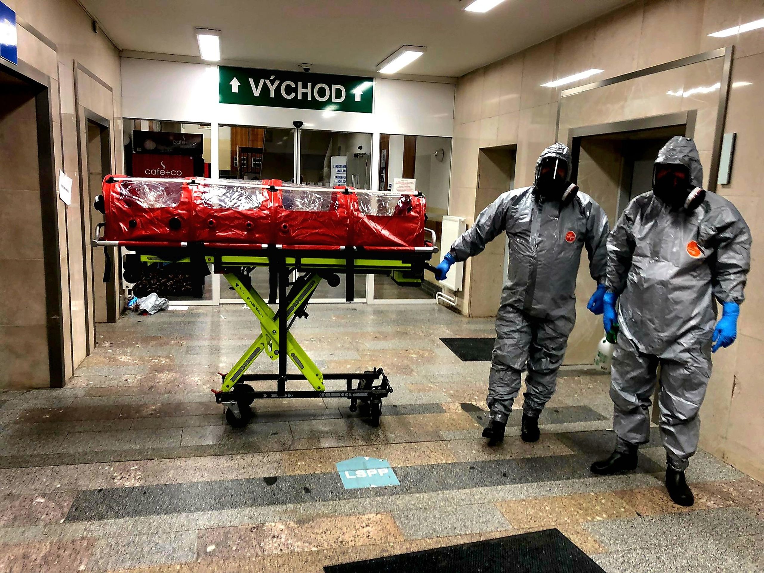Transport rizikového pacienta z Tábora - Transport rizikového pacienta do FN Bulovka (11/21)