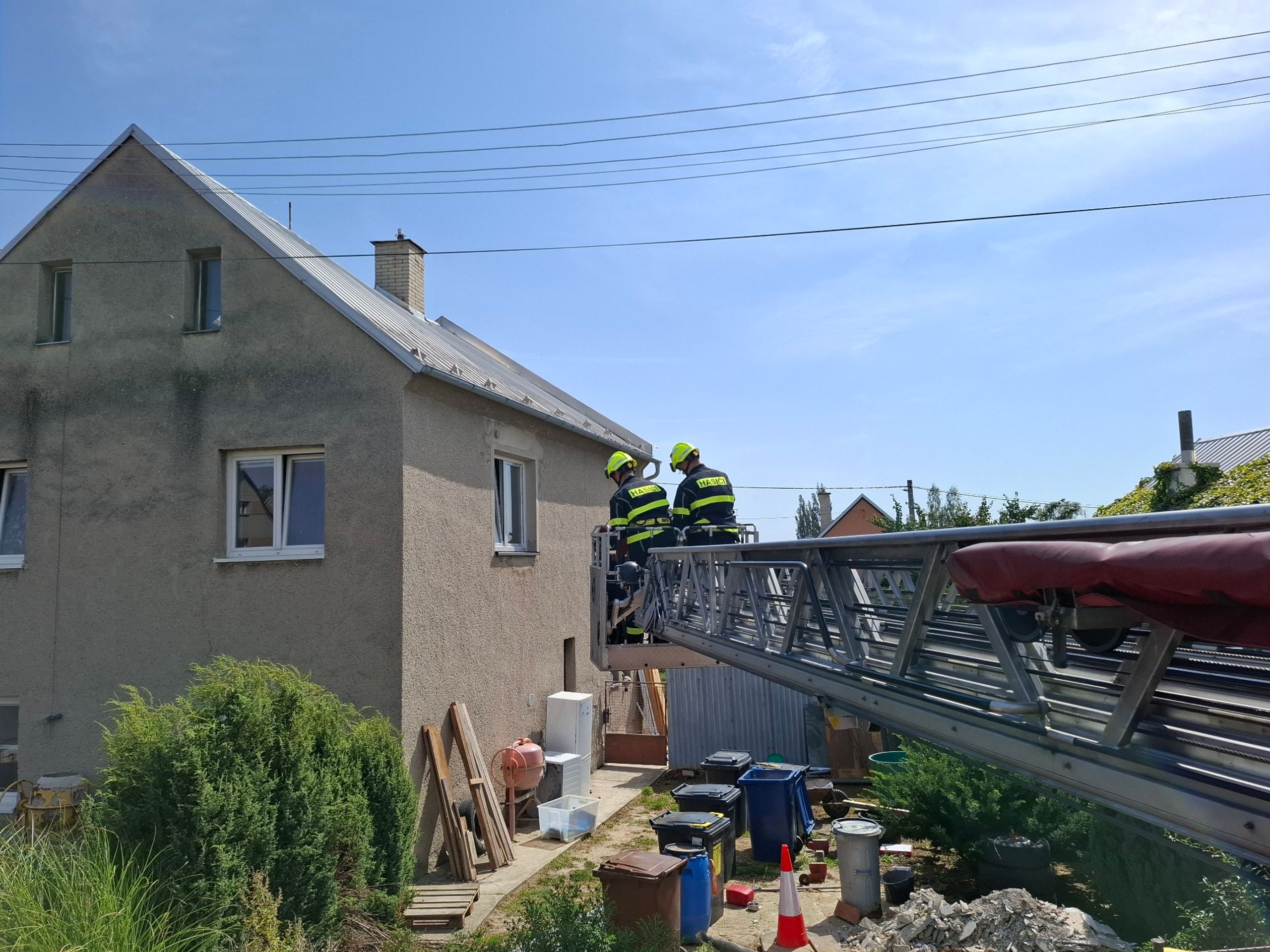 Zásah hasičů v souvislosti se silným větrem - Zásah hasičů v souvislosti se silným větrem (2/8)
