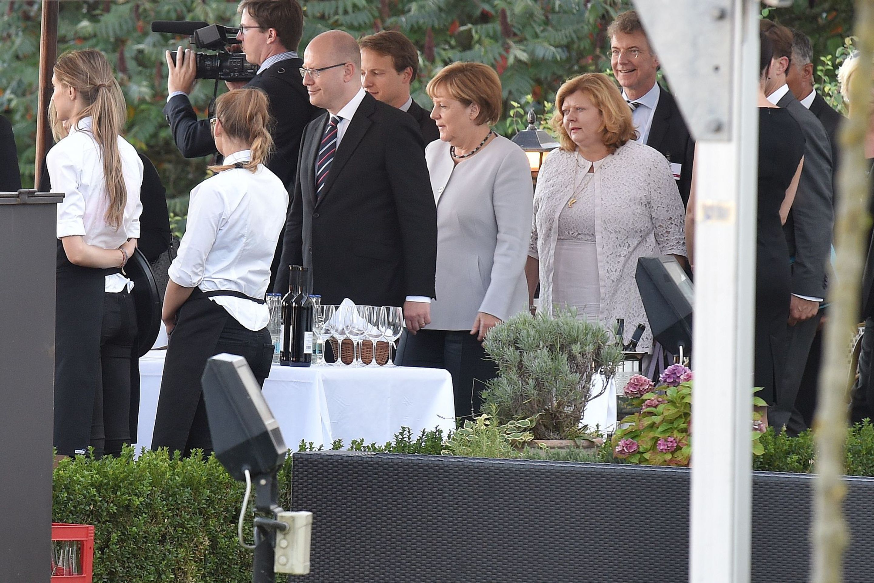 Angela Merkelová v restauraci - 5 - GALERIE: Přípravy na setkání s Angelou Merkelovou (3/16)