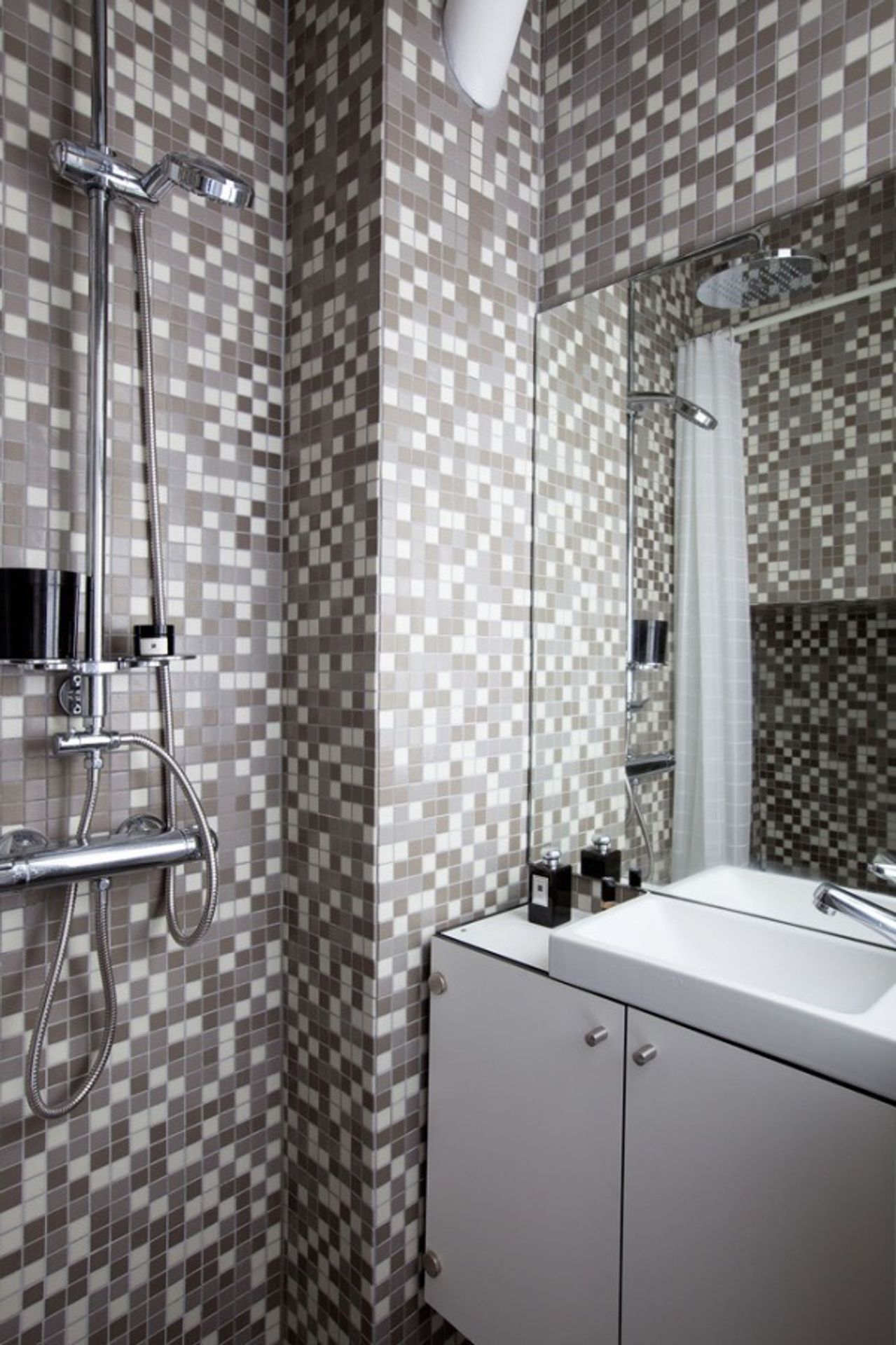 Garsonka na osmi metrech - 3 - GALERIE: Garsonka na osmi metrech (3/9)