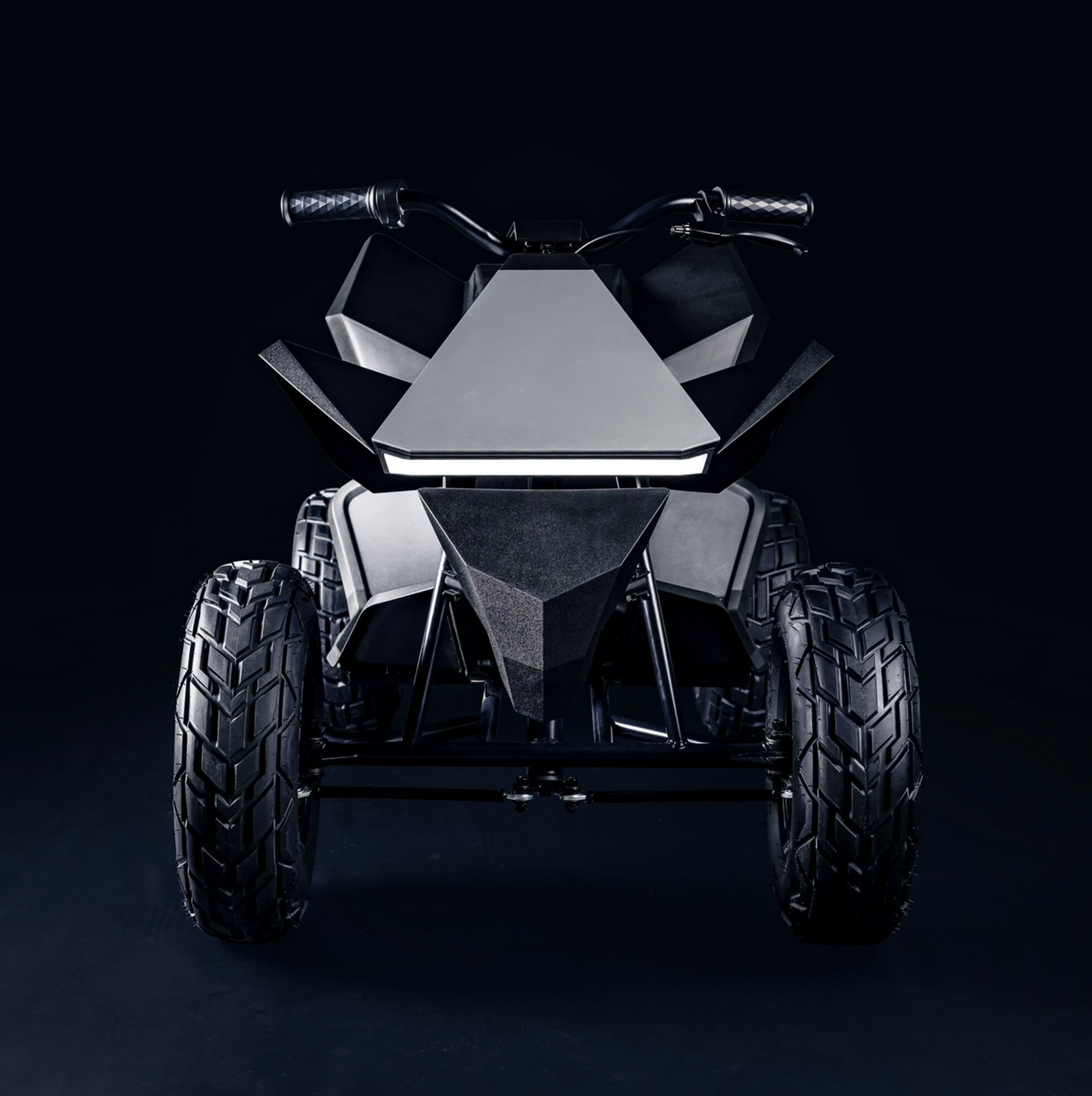 Tesla Cyberquad - Tesla představila Cyberquad, futuristickou čtyřkolku pro děti (3/6)