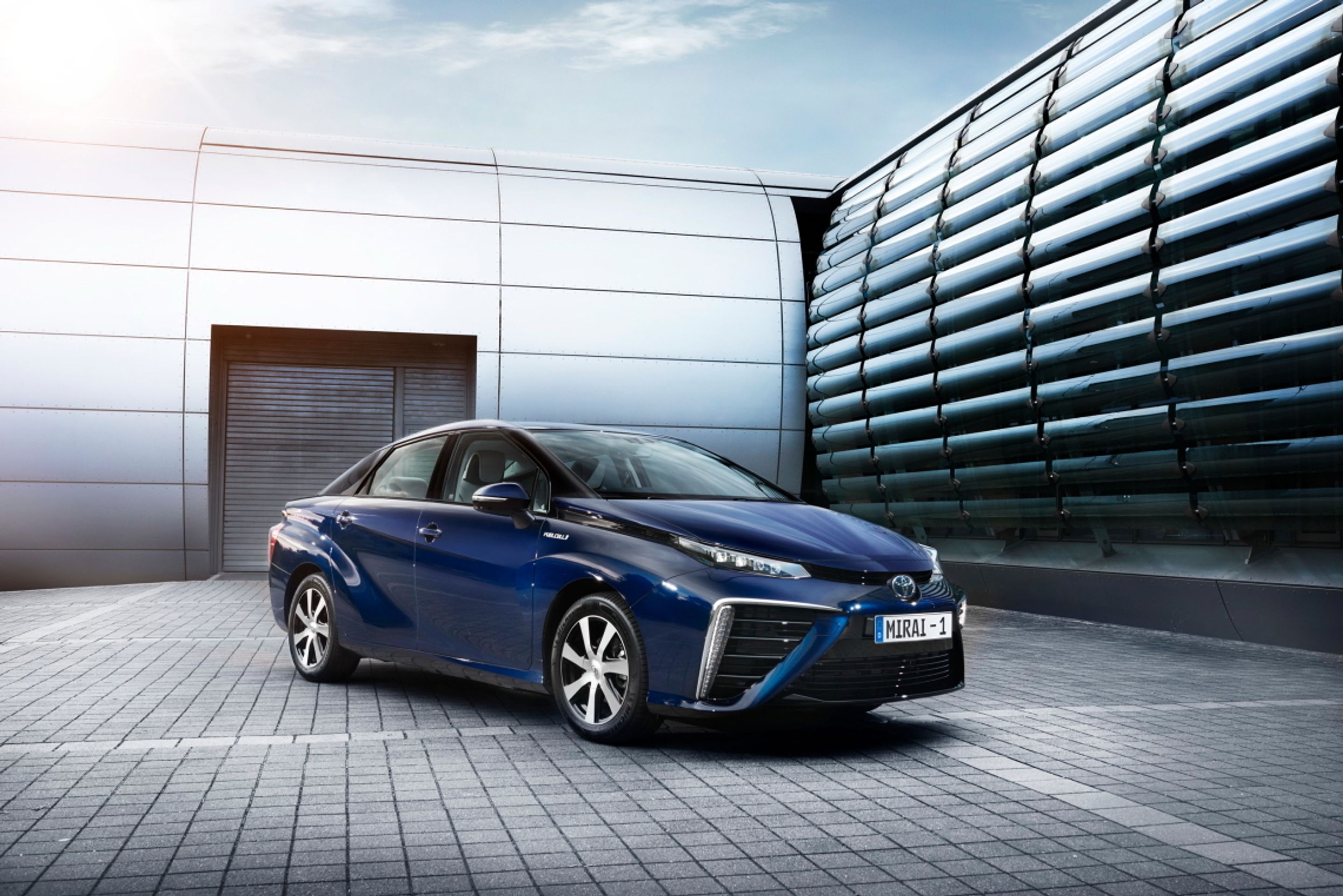 Toyota Mirai - 11 - Fotogalerie: Vodíková Toyota Mirai (25/26)