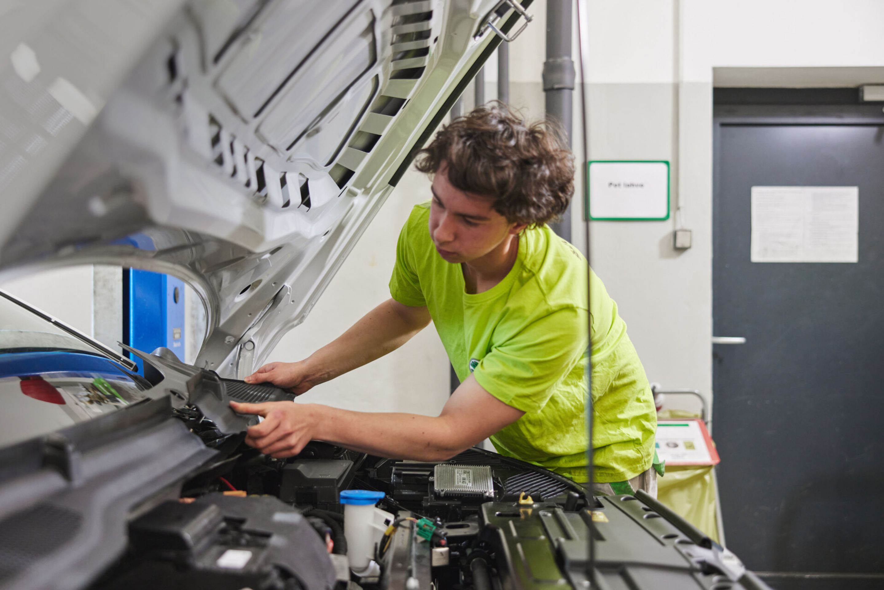 Škoda Roadiaq - Odvážný studentský koncept obytného elektromobilu Škoda Roadiaq (13/21)