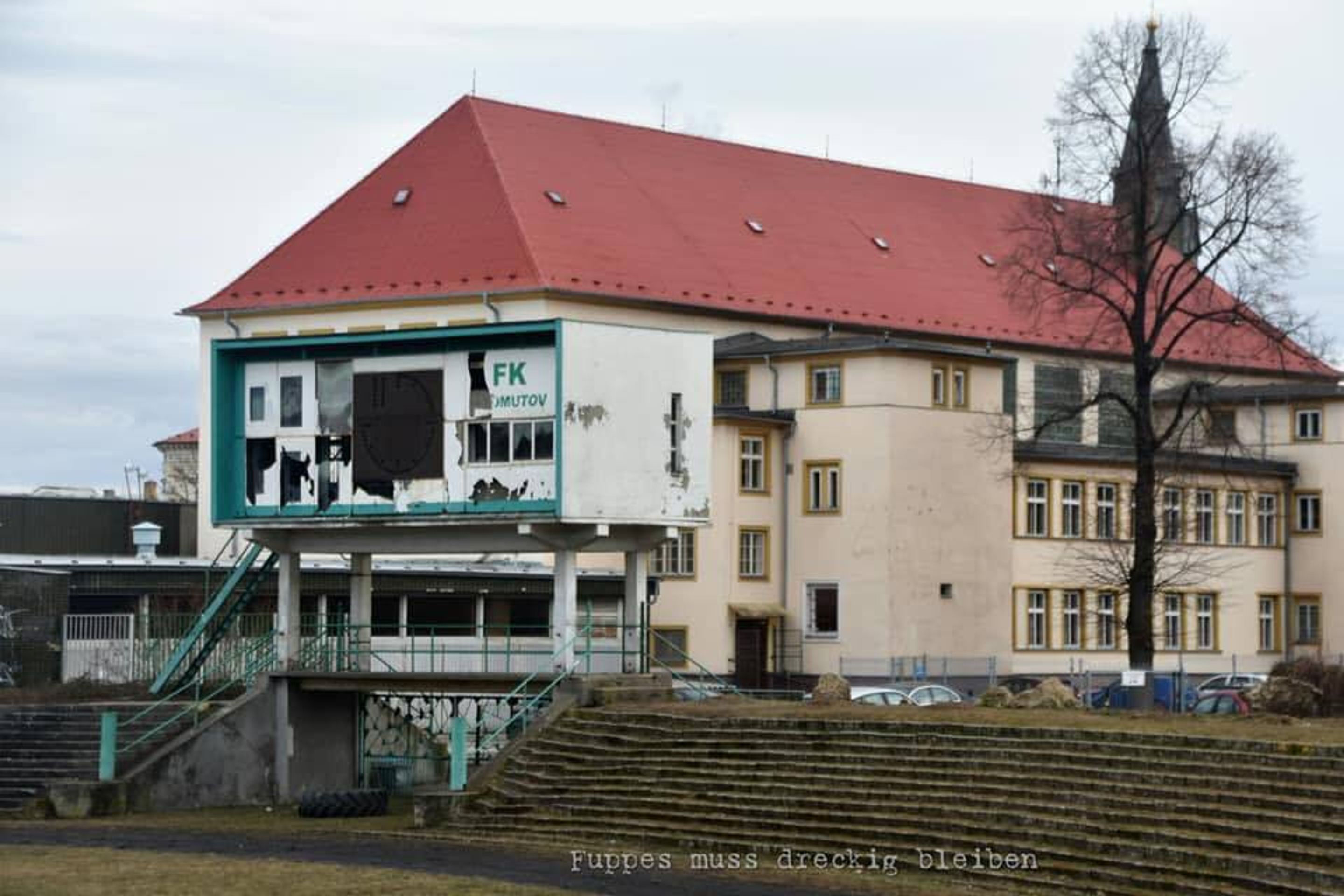 Opuštěný stadion v Chomutově - 14 - GALERIE: Opuštěný fotbalový stadion v Chomutově (14/14)
