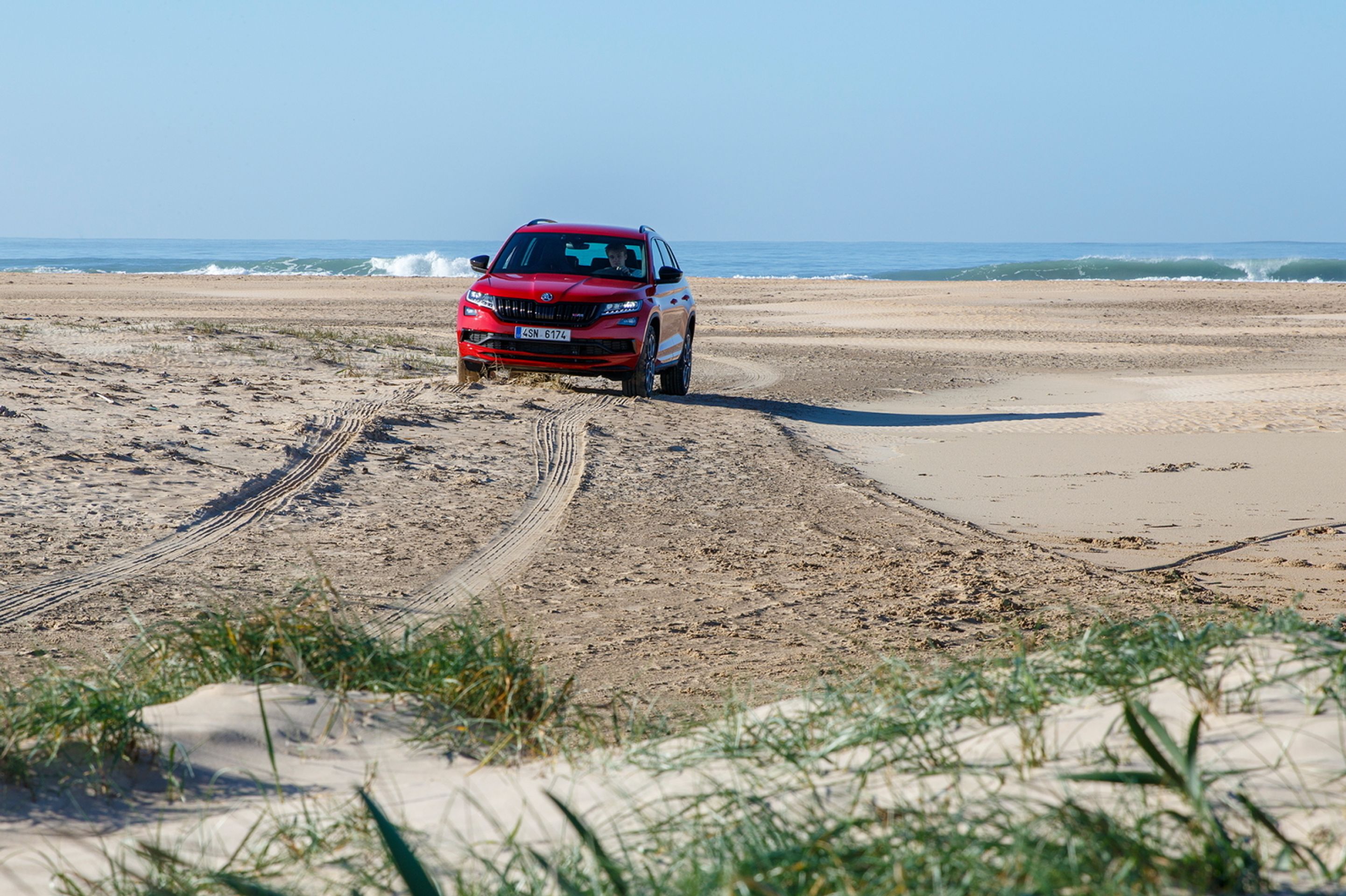 Škoda Kodiaq RS - 31 - Fotogalerie: Kodiaqu RS sluší červená i modrá (3/29)