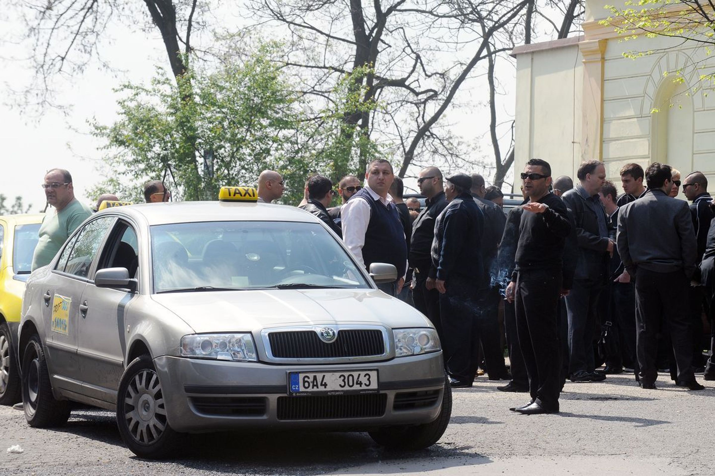 Pohřeb zavražděného taxikáře - Libeň - 2 - GALERIE: Pohřeb zavražděného taxikáře v Libni (15/16)