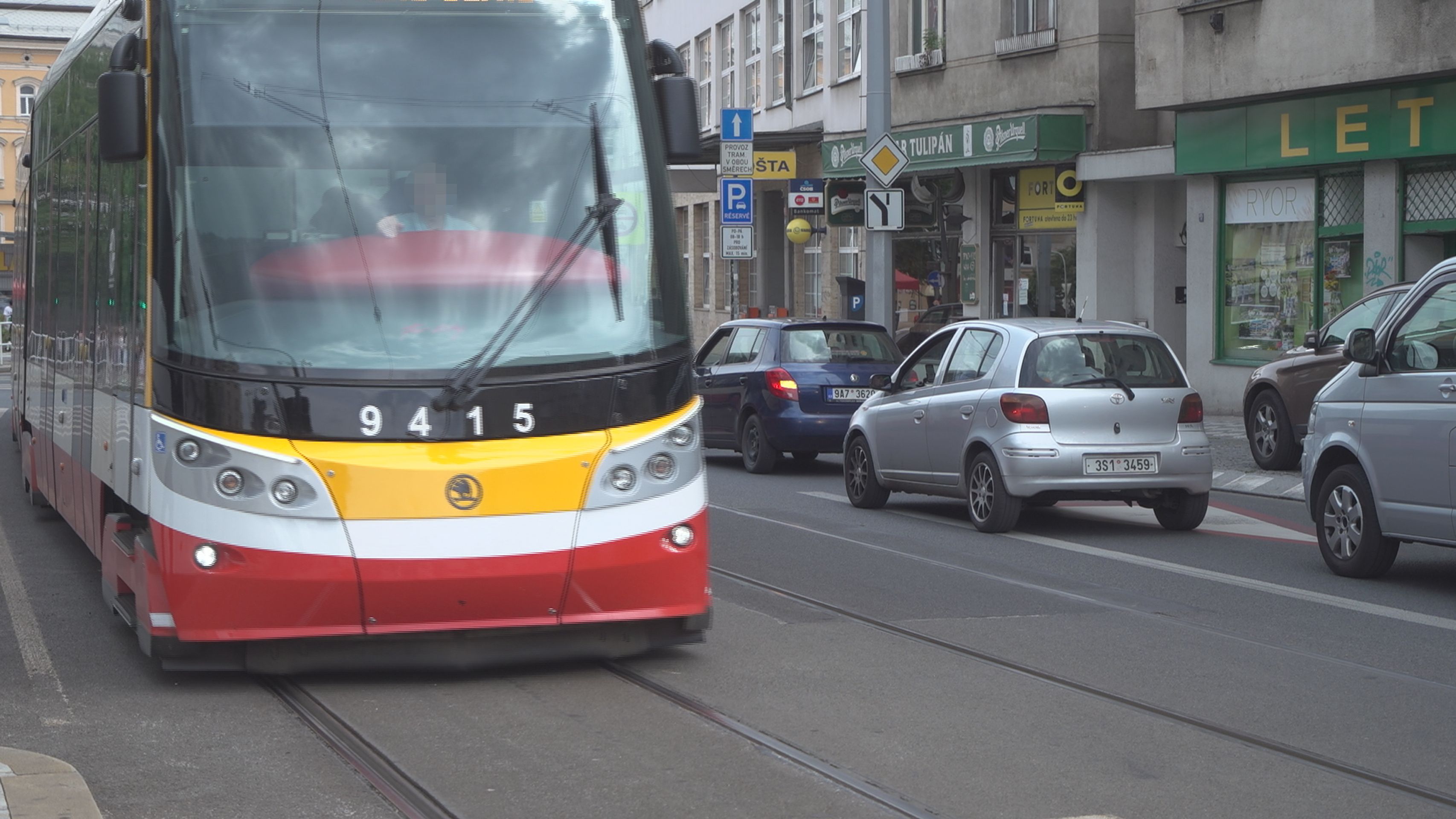 Tramvaj - GALERIE: Křížení s tramvají (5/6)