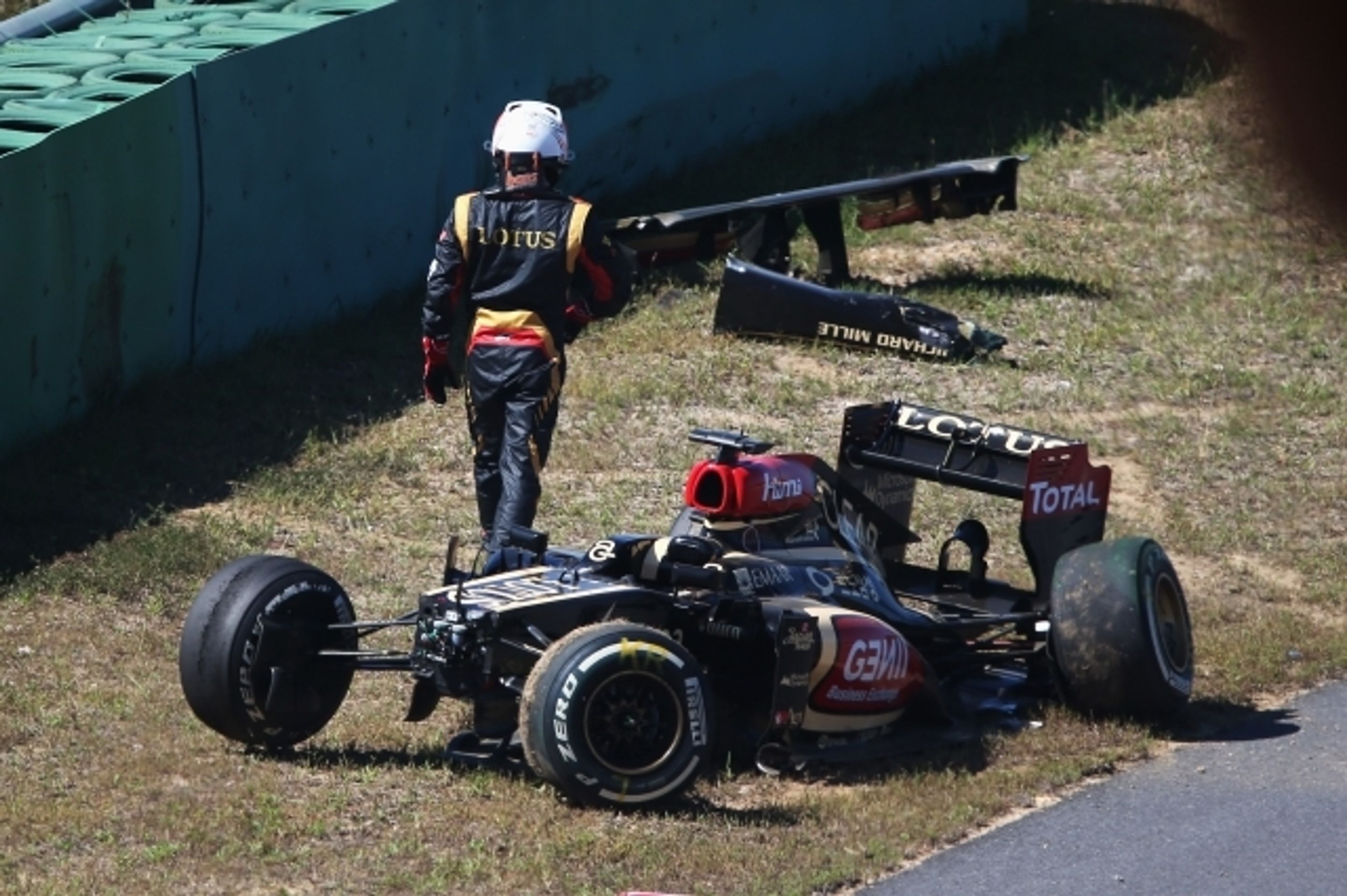 Kimi Räikkönen havaroval v tréninku na Velkou cenu Koreje F1 - 2 - GALERIE: Kimi Räikkönen boural v tréninku na Velkou cenu Koreje F1 (6/7)