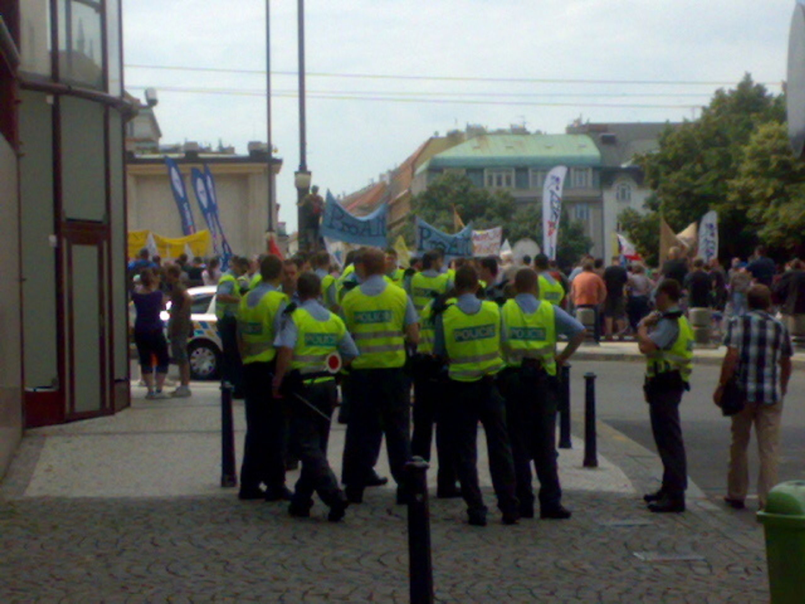 Odboráři na Palackém náměstí - 2 - GALERIE: Demonstrace na Palackého náměstí (2/4)