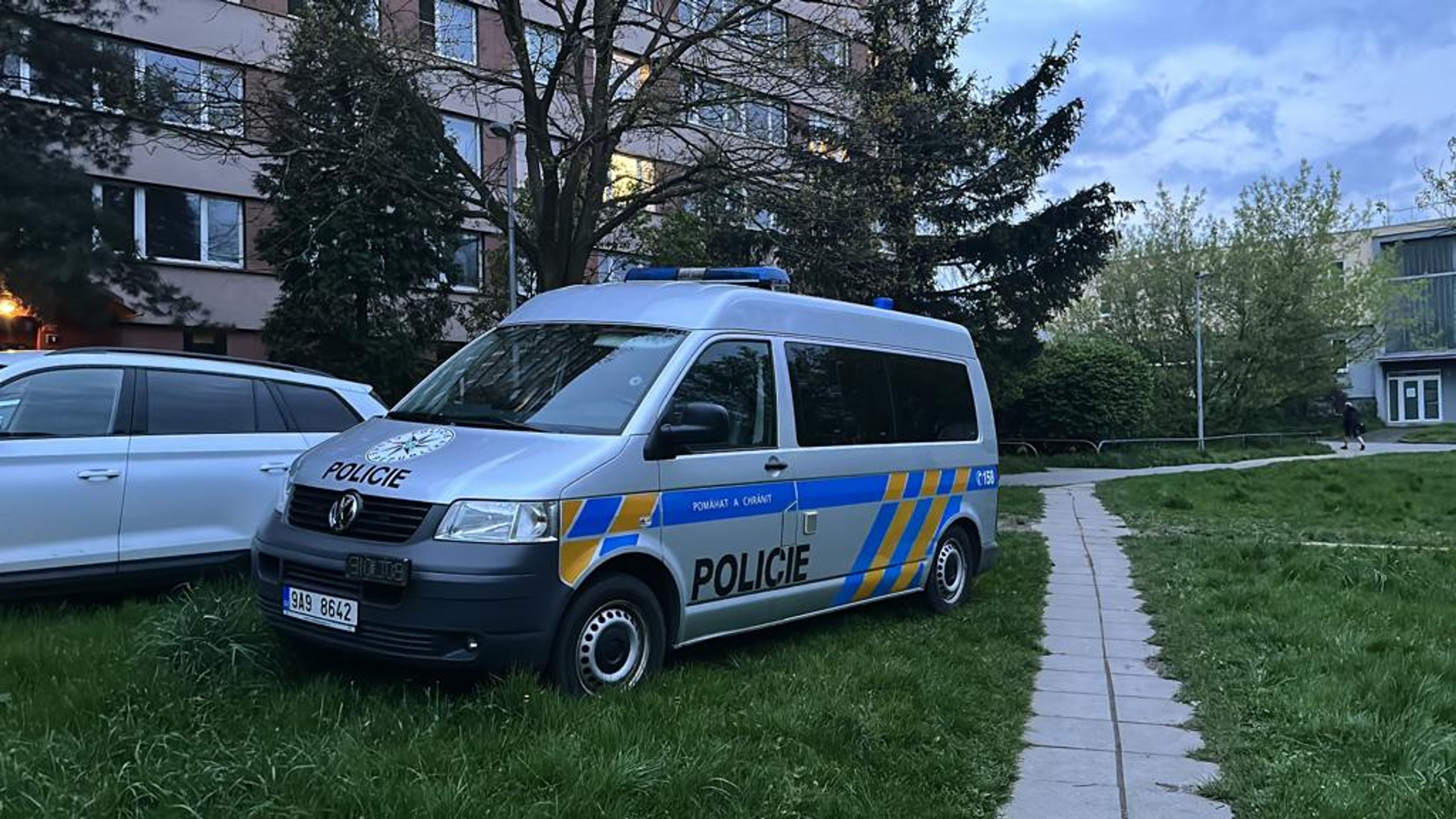 Policie na místě činu (2) - Policie na místě činu - Sladkovičova ulice (1/3)