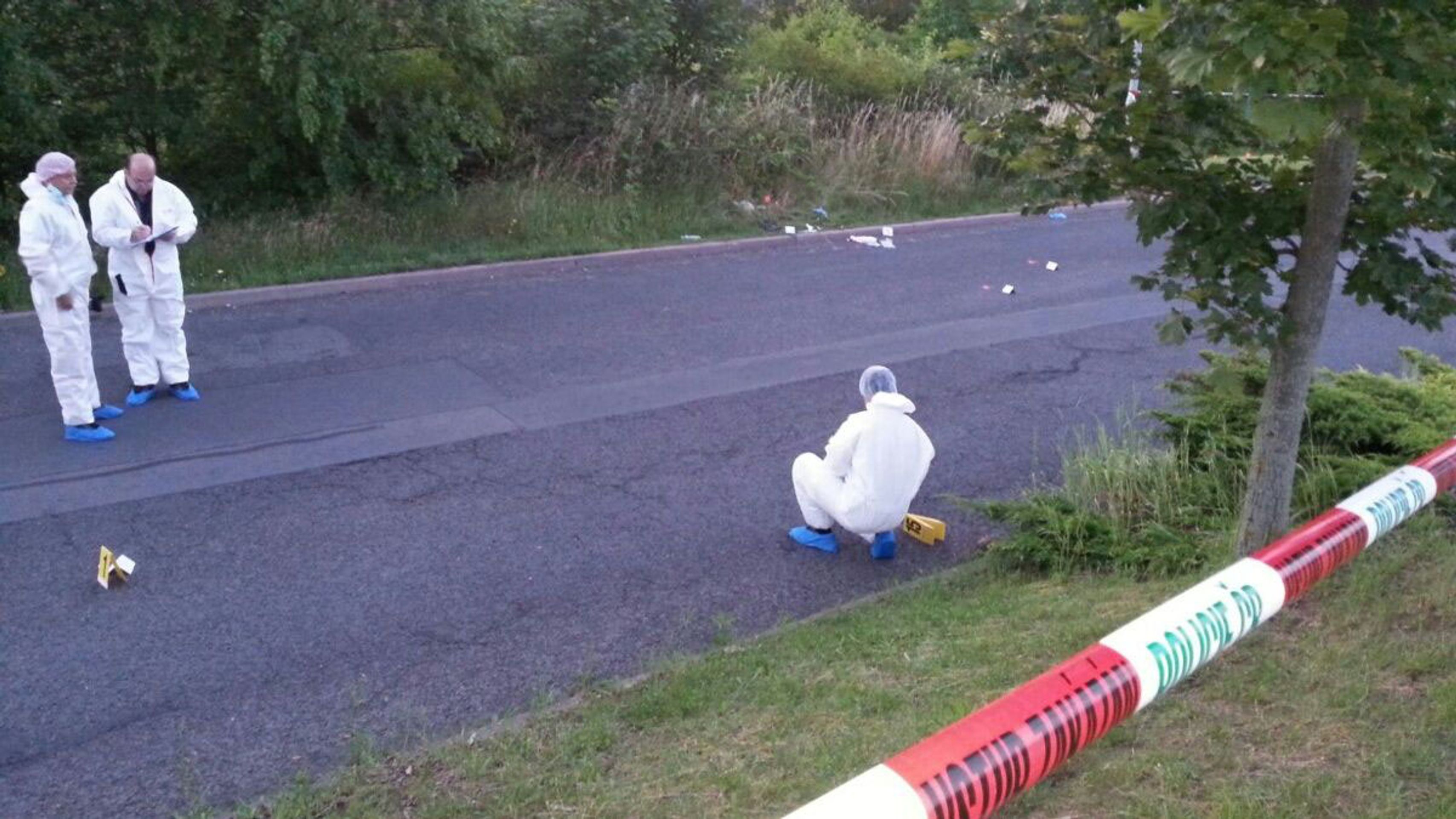 Kriminalisté několik hodin zajišťovali stopy - GALERIE: Střelba na Zličíně (5/7)