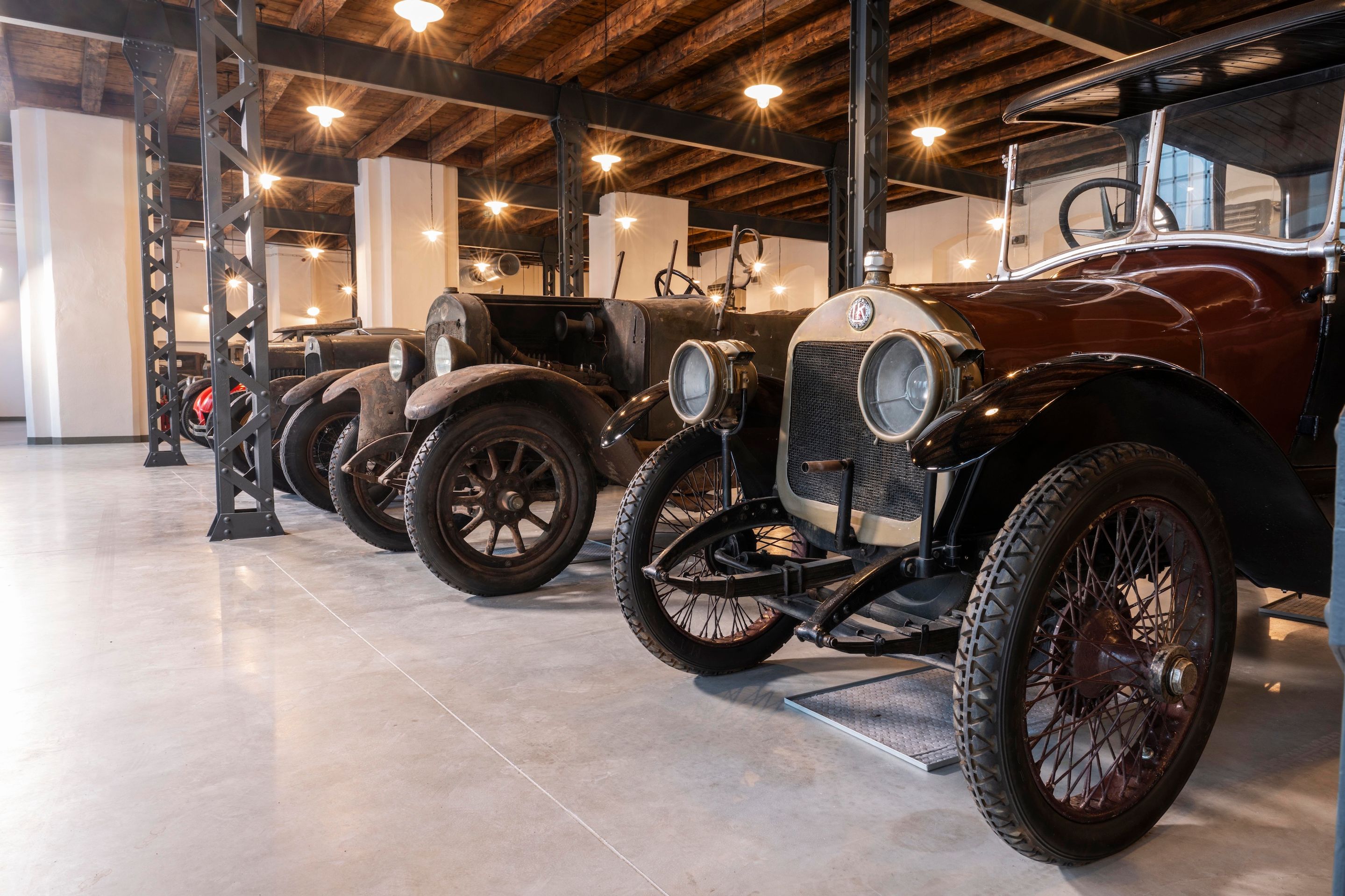 Unikátní historické vozy v nové expozici Škoda Muzea - Škoda Muzeum ukáže unikátní historické vozy před renovací (2/48)