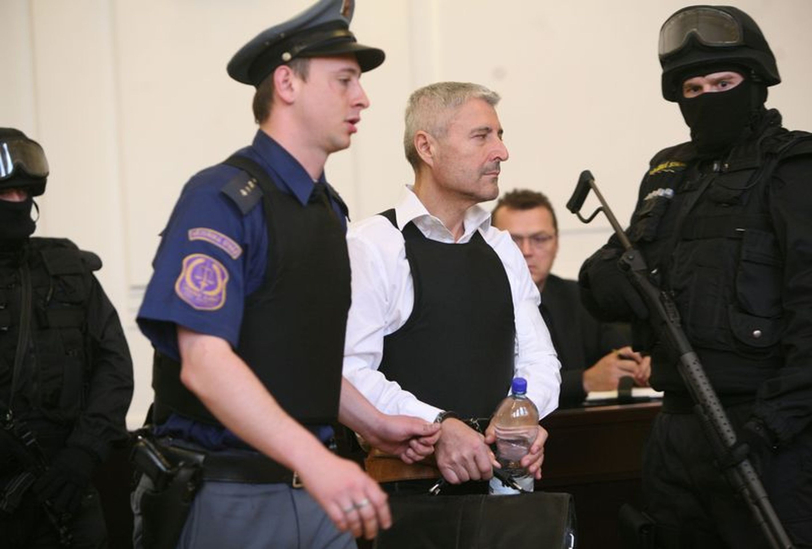 Ďuričko si jde vyslechnout rozsudek - GALERIE: Bohumír Ďuričko (5/7)