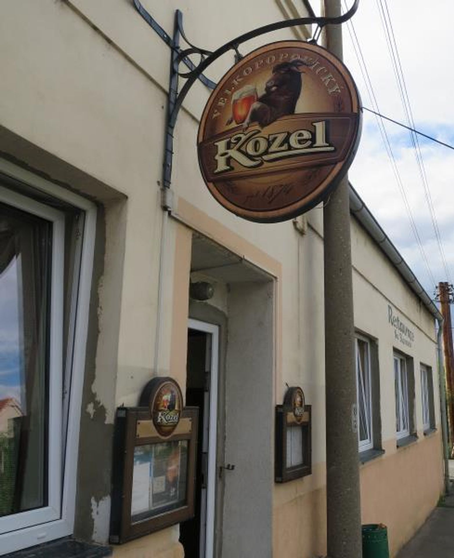 Uzavřené provozovny: Restaurace Na Slovanech - Úvaly - 6 - GALERIE: Uzavřené provozovny - 2 (34/42)