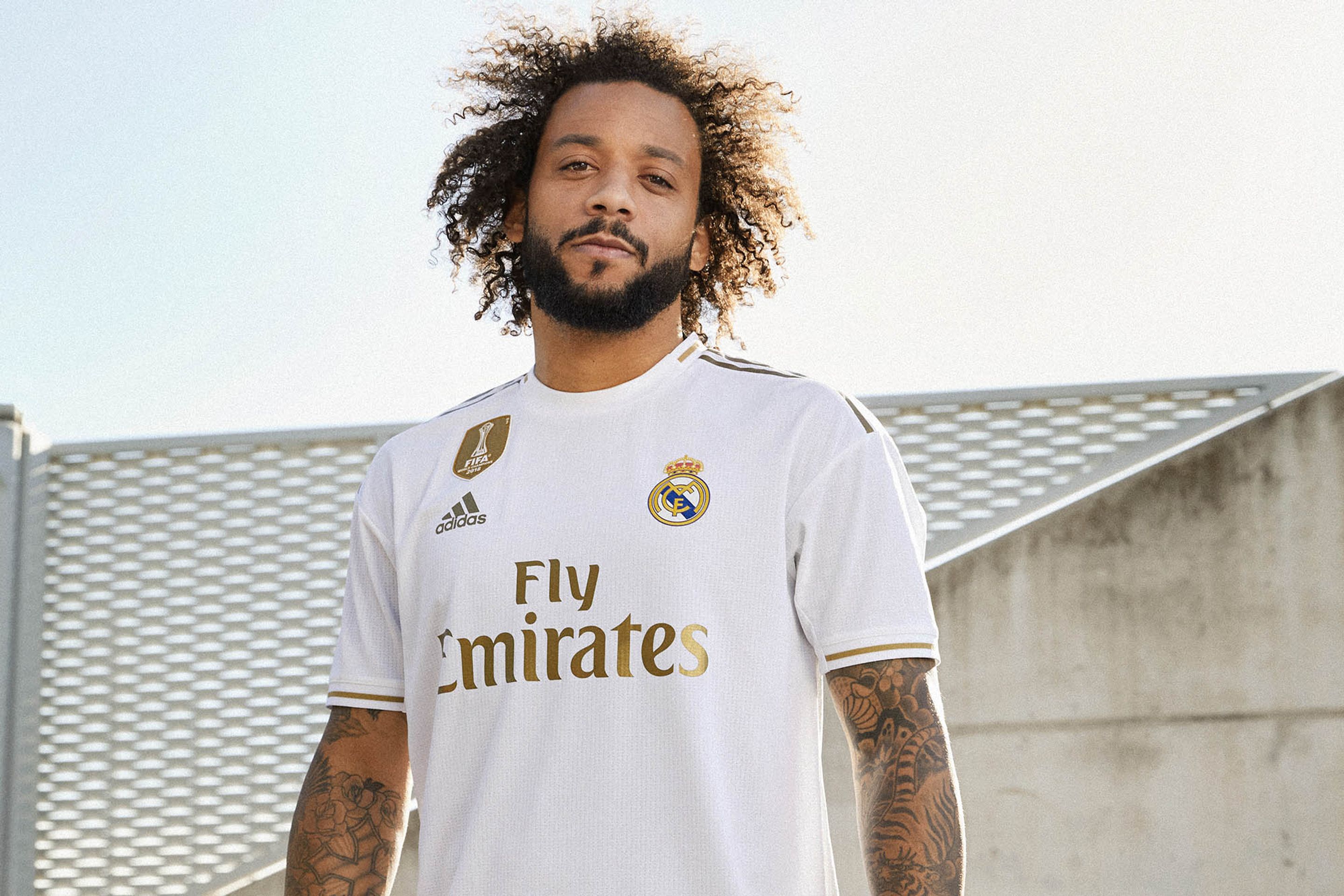 Fotbalisté Realu Madrid a nové dresy 2 - GALERIE: Real Madrid představil nové domácí dresy (2/4)