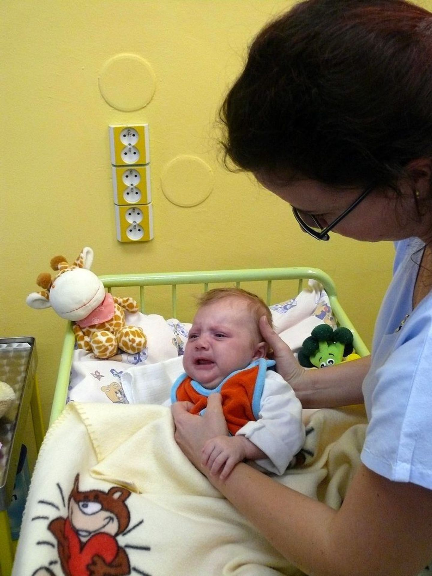 Novorozenec nalezený v ostravském babyboxu - Fotogalrie - Novorozenec nalezený v ostravském babyboxu (2/4)
