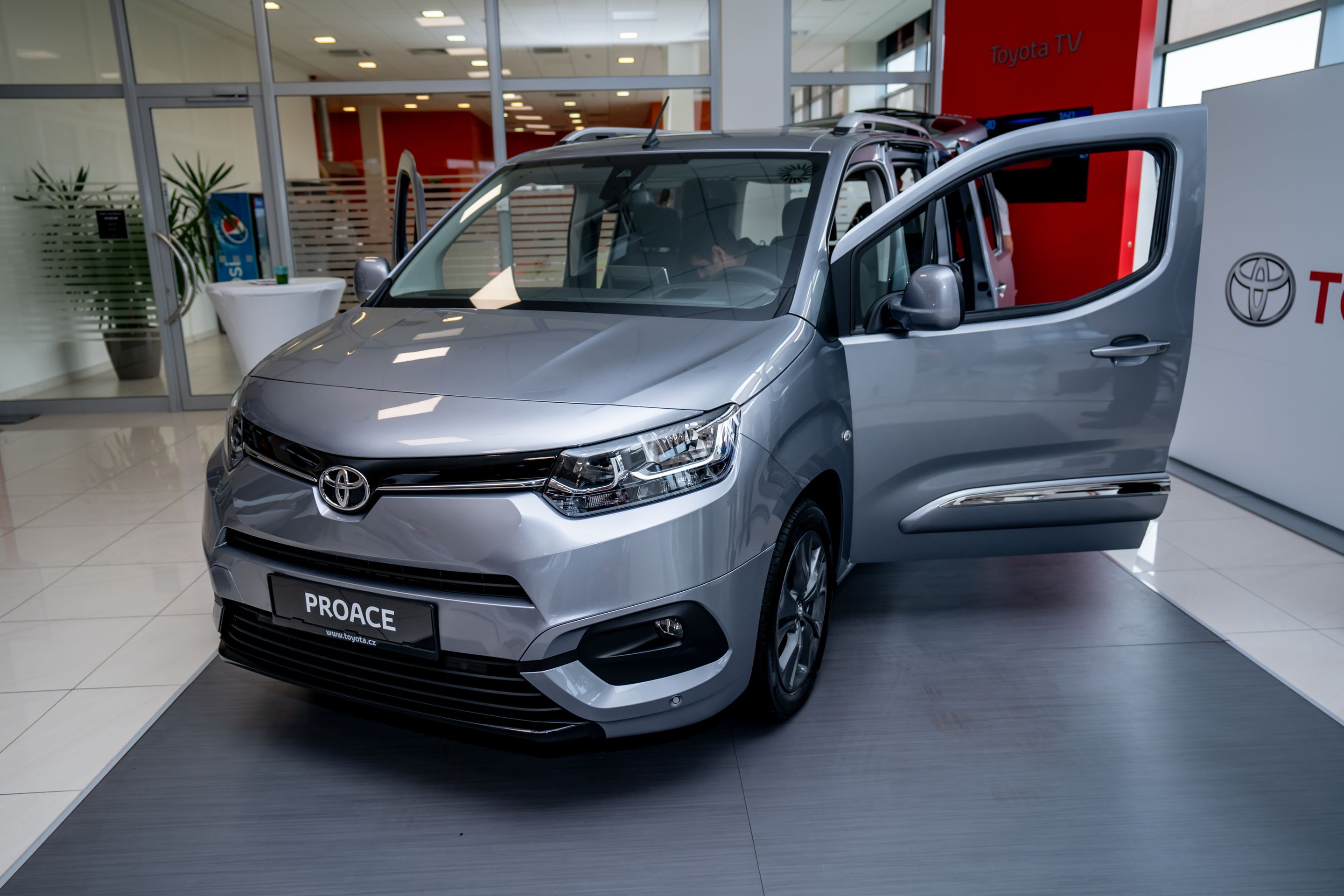 Toyota Proace City - 54 - Fotogalerie: Toyota Proace City jako dodávka i auto pro rodinu (17/28)