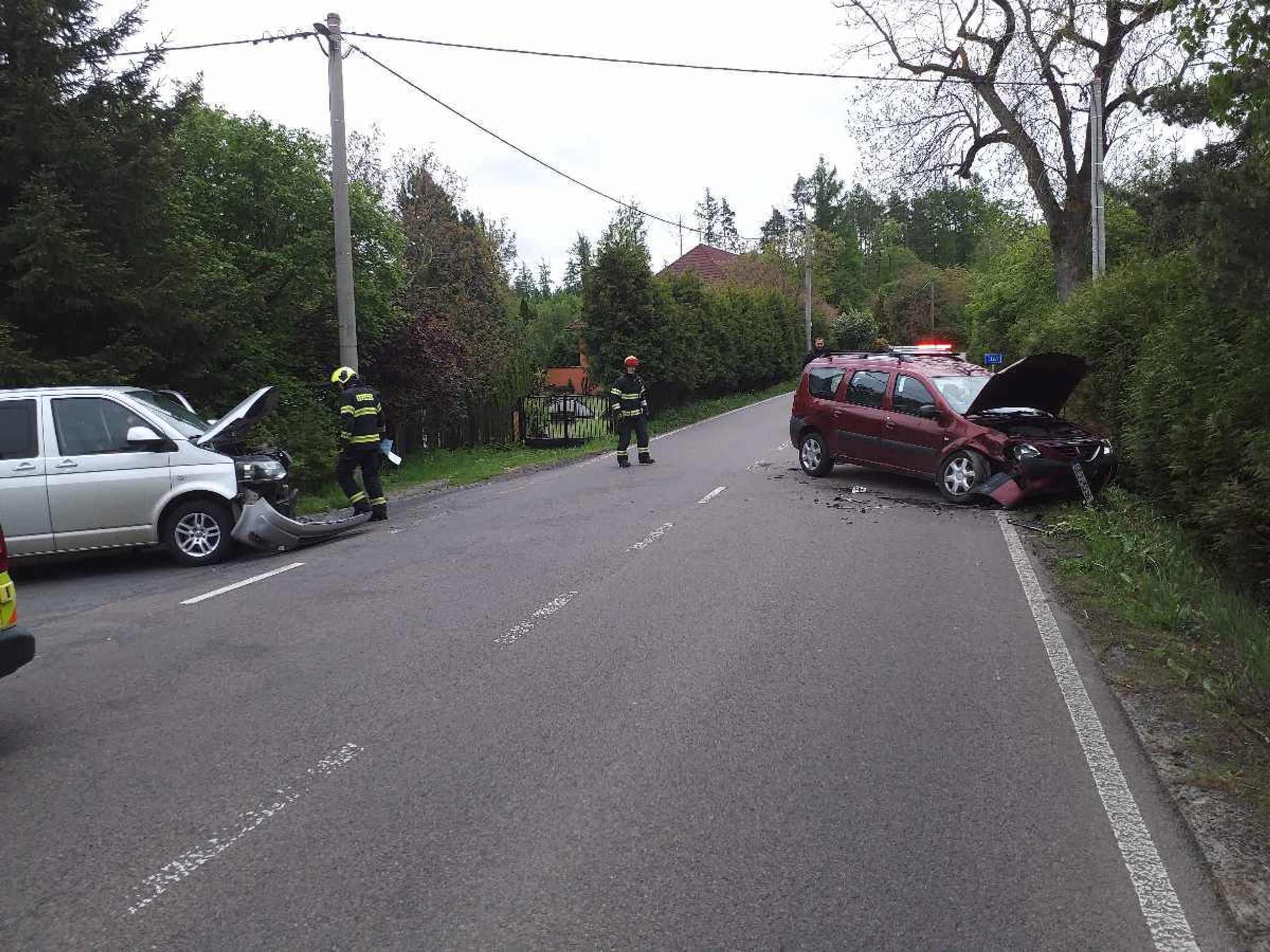 Dopravní nehoda u obce Vápený Podol - Nerozhovice - Dopravní nehoda u obce Vápený Podol - Nerozhovice (1/4)