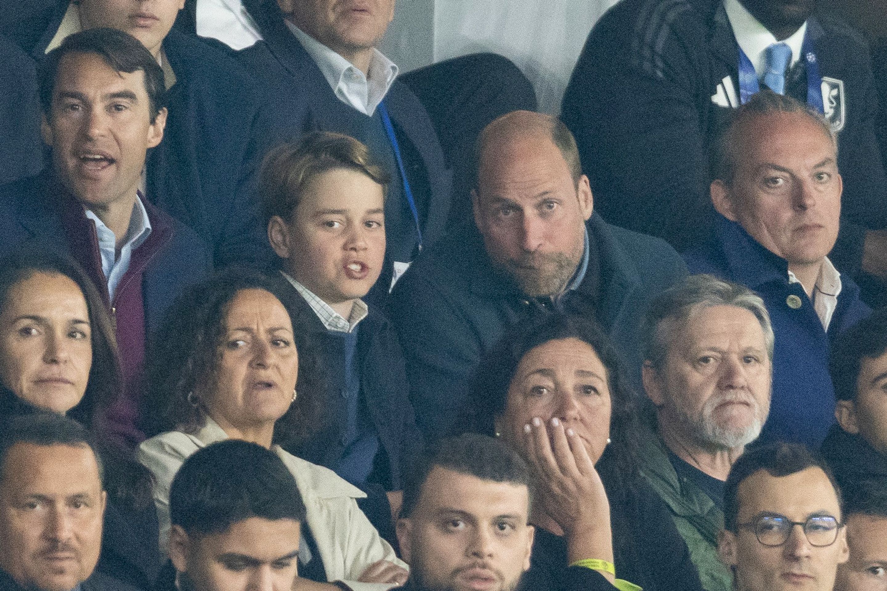 Princ William a princ George na fotbale v Paříži, 9. 4. 2025 UEFA Champions League (1) - Princ William a princ George na fotbale (2/4)