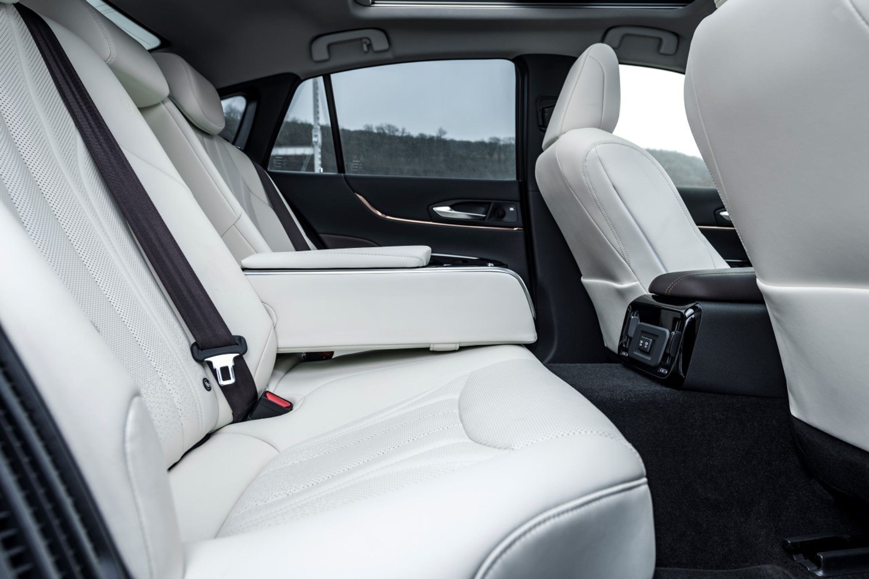 Vodíková Toyota Mirai druhé generace - 51 - Fotogalerie: Vodíková Toyota Mirai (11/25)
