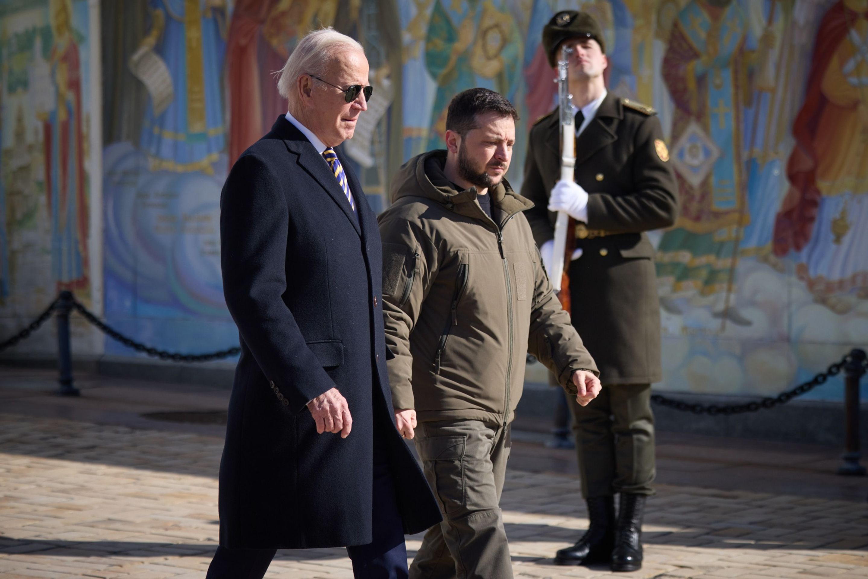Joe Biden Volodymyr Zelenskyj - Prezident Joe Biden navštívil Ukrajinu (2/19)