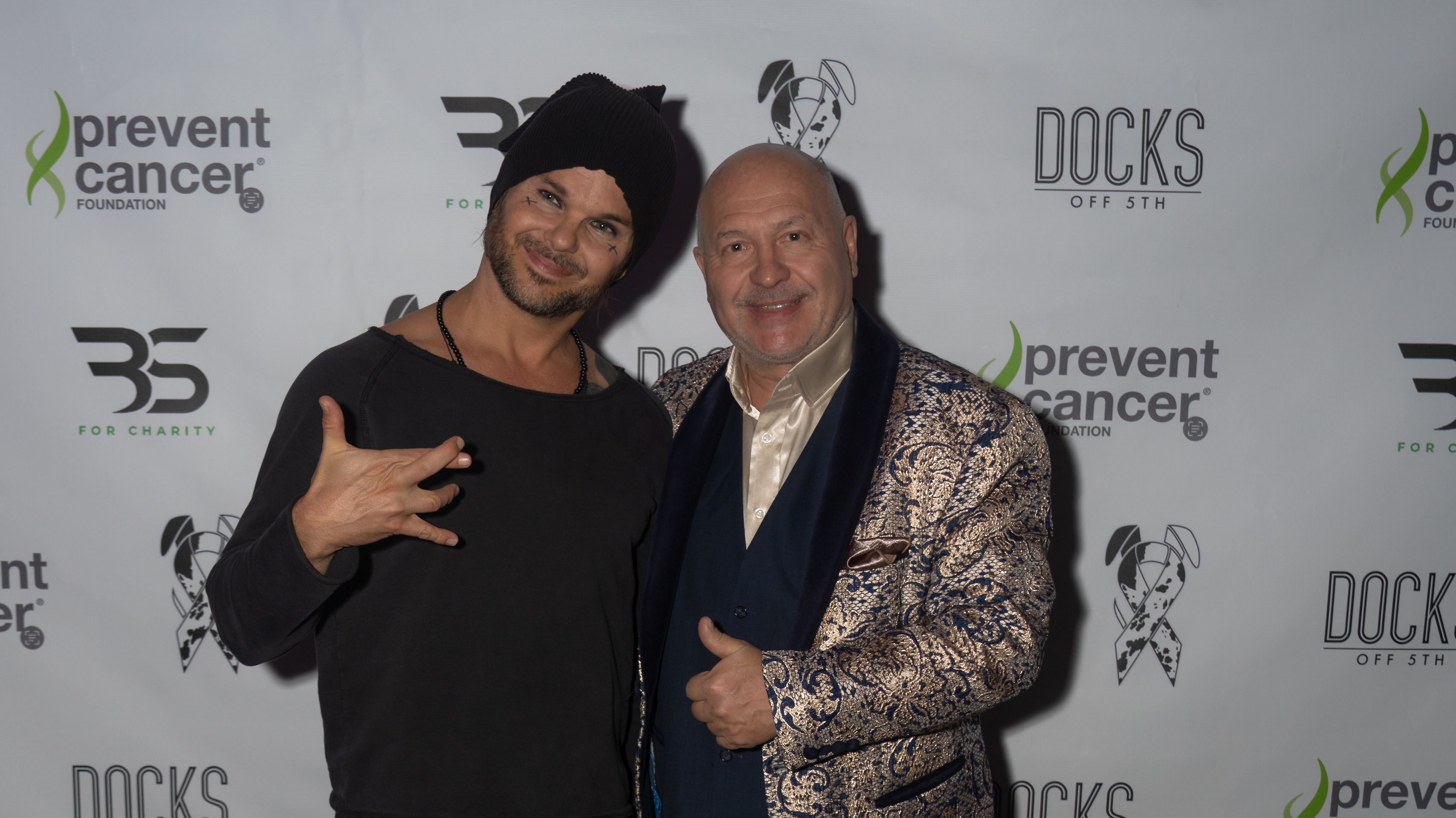 Lauri Ylonen, zpevak a frontman kapely The Rasmus s Michalem Davidem - Světové hvězdy se spojily ve videoklipu americké verze hitu Pár přátel Michala Davida (3/15)