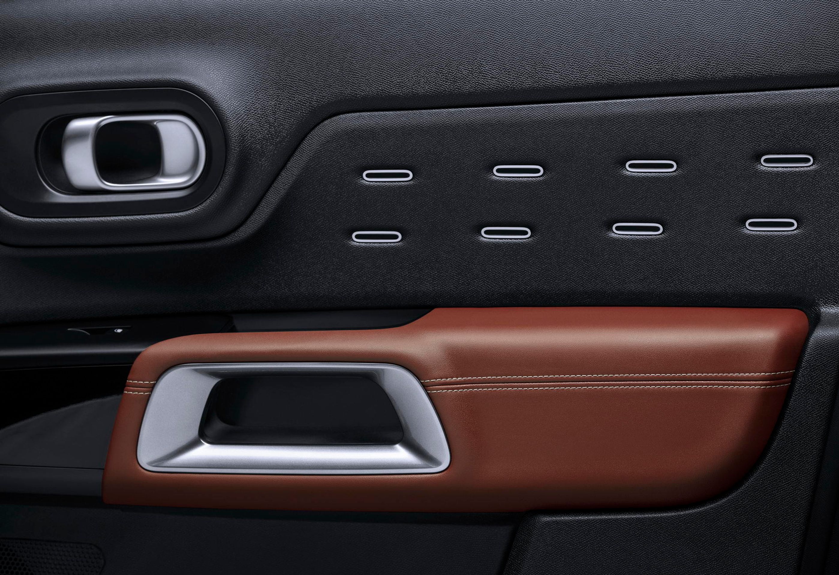 Citroën představuje v Šanghaji nové SUV C5 Aircross - 37 - GALERIE: Citroën C5 Aircross (4/20)