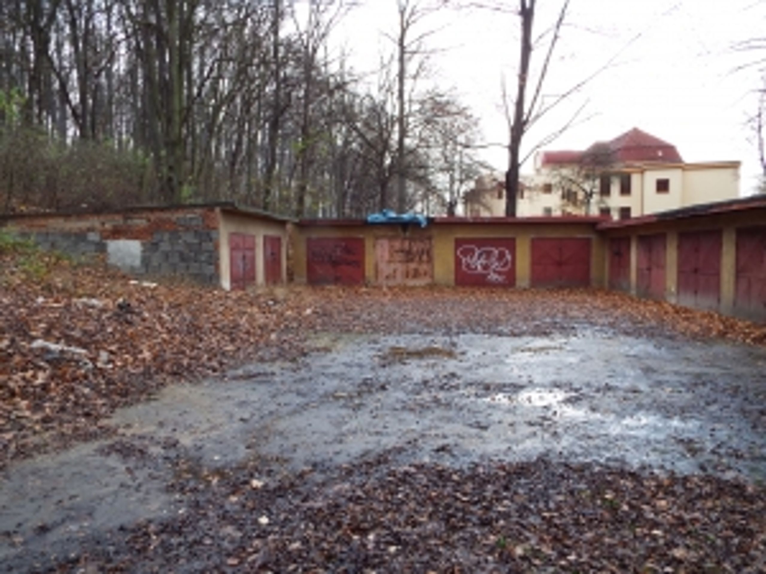 Ústí nad Labem - pozemek p.č. 353/22 a spoluvl. podíl 1/15 k p.č. 353/29 - GALERIE: Nabídka nemovitostí od Ministerstva obrany (31/50)