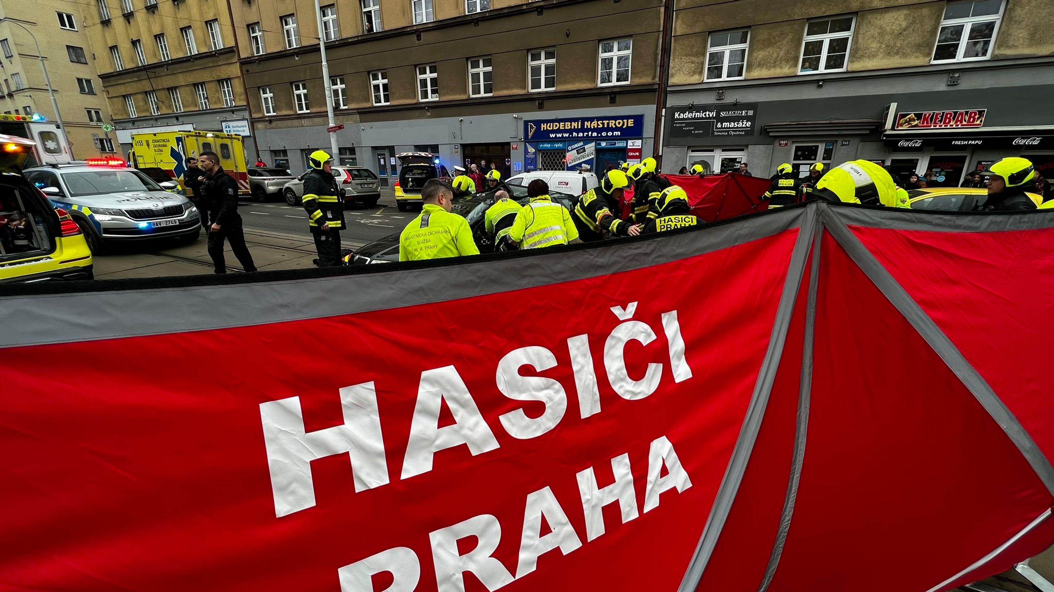 Dopravní nehoda v Koněvově ulici v Praze - Dopravní nehoda v Koněvově ulici v Praze (3/7)