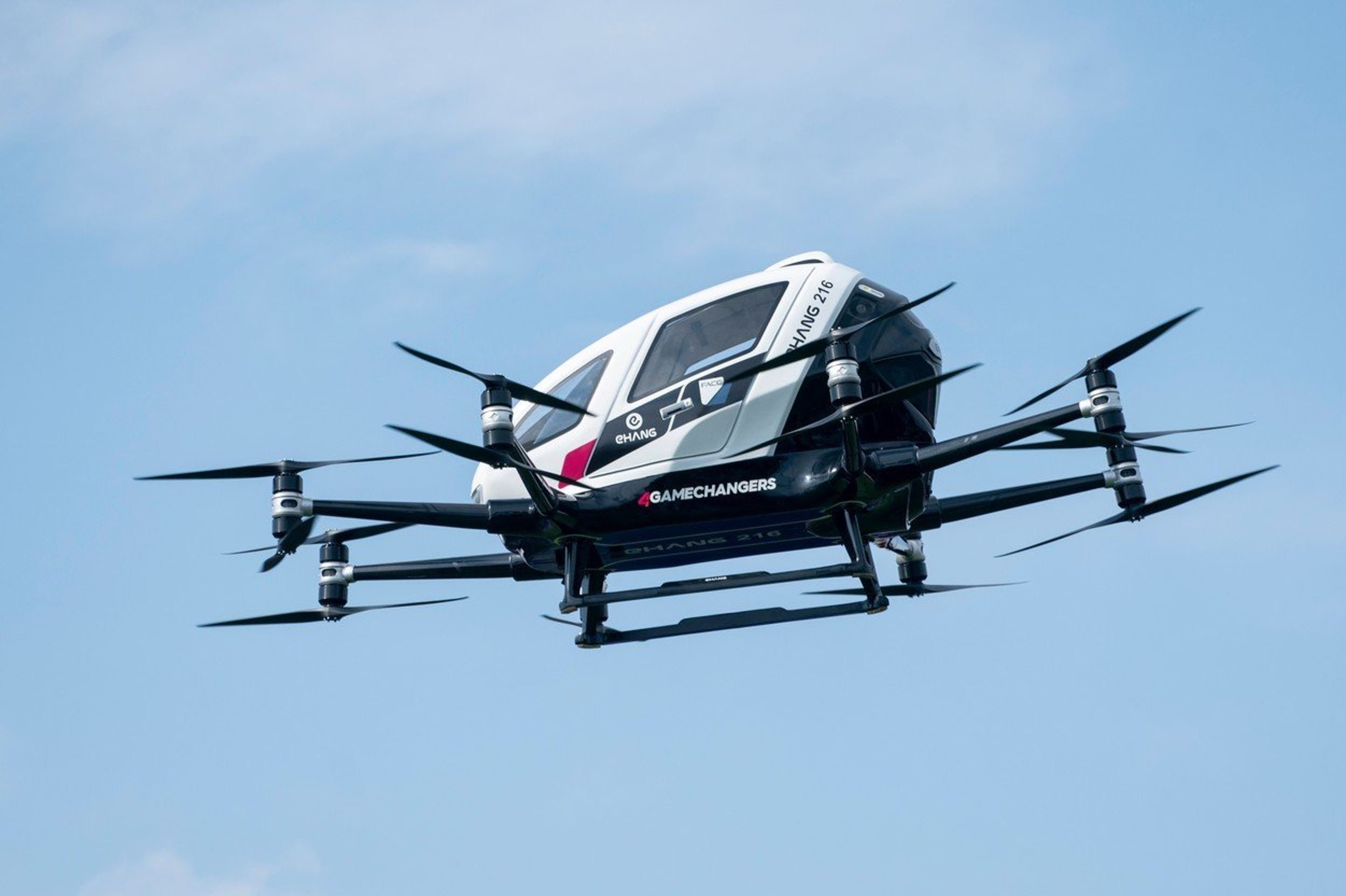 Air Taxi EHang 216 - 4 - GALERIE: Air Taxi EHang 216 (4/5)