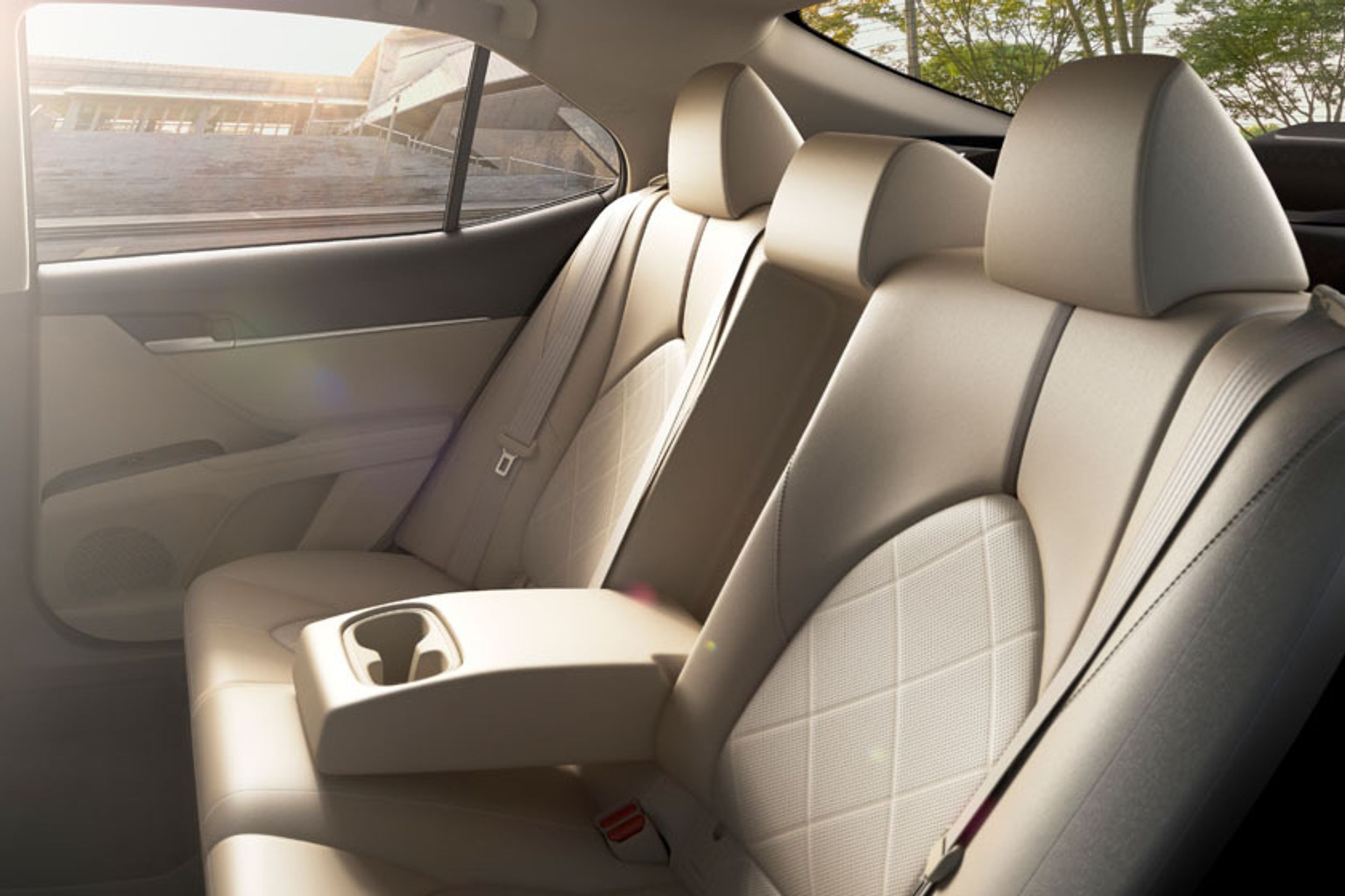 Toyota Camry - 21 - Fotogalerie: Toyota Camry se po letech vrací do Evropy (14/19)