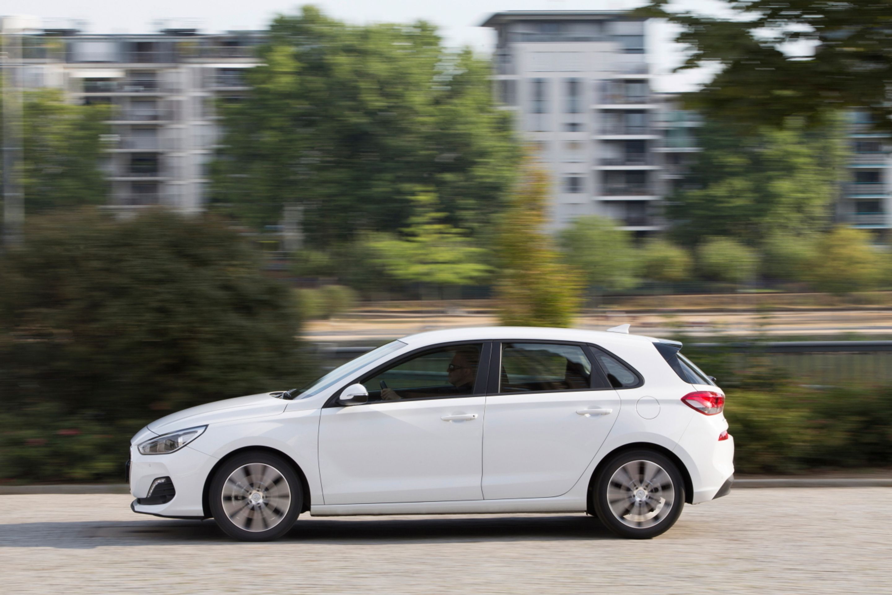Hyundai i30 po modernizaci - 12 - Fotogalerie: Vozy Hyundai i30 prošly modernizací (6/20)