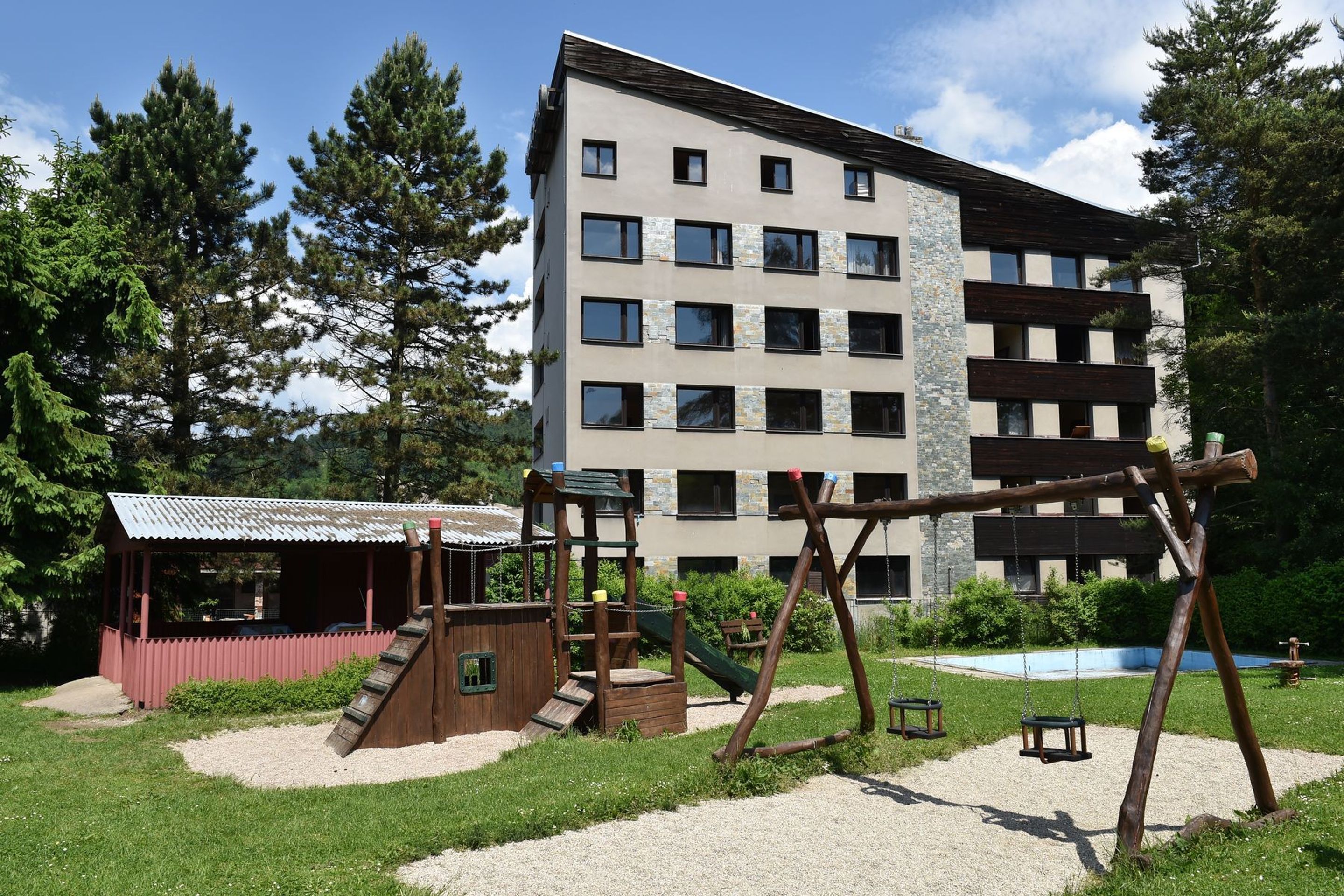 Bývalý hotel Cedron - 2 - GALERIE: Bývalý hotel Cedron (15/15)