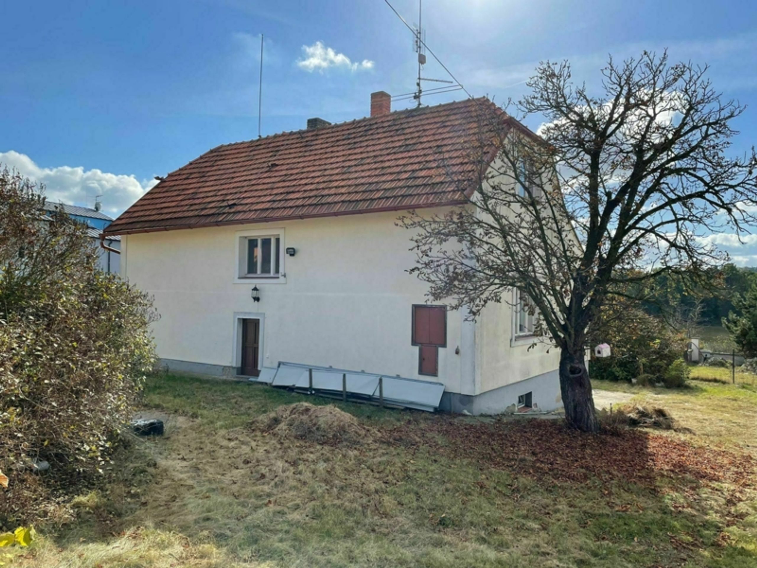 Rodinný dům se zahradou ve Staré huti - Dražby domů, bytů a chat (1/23)