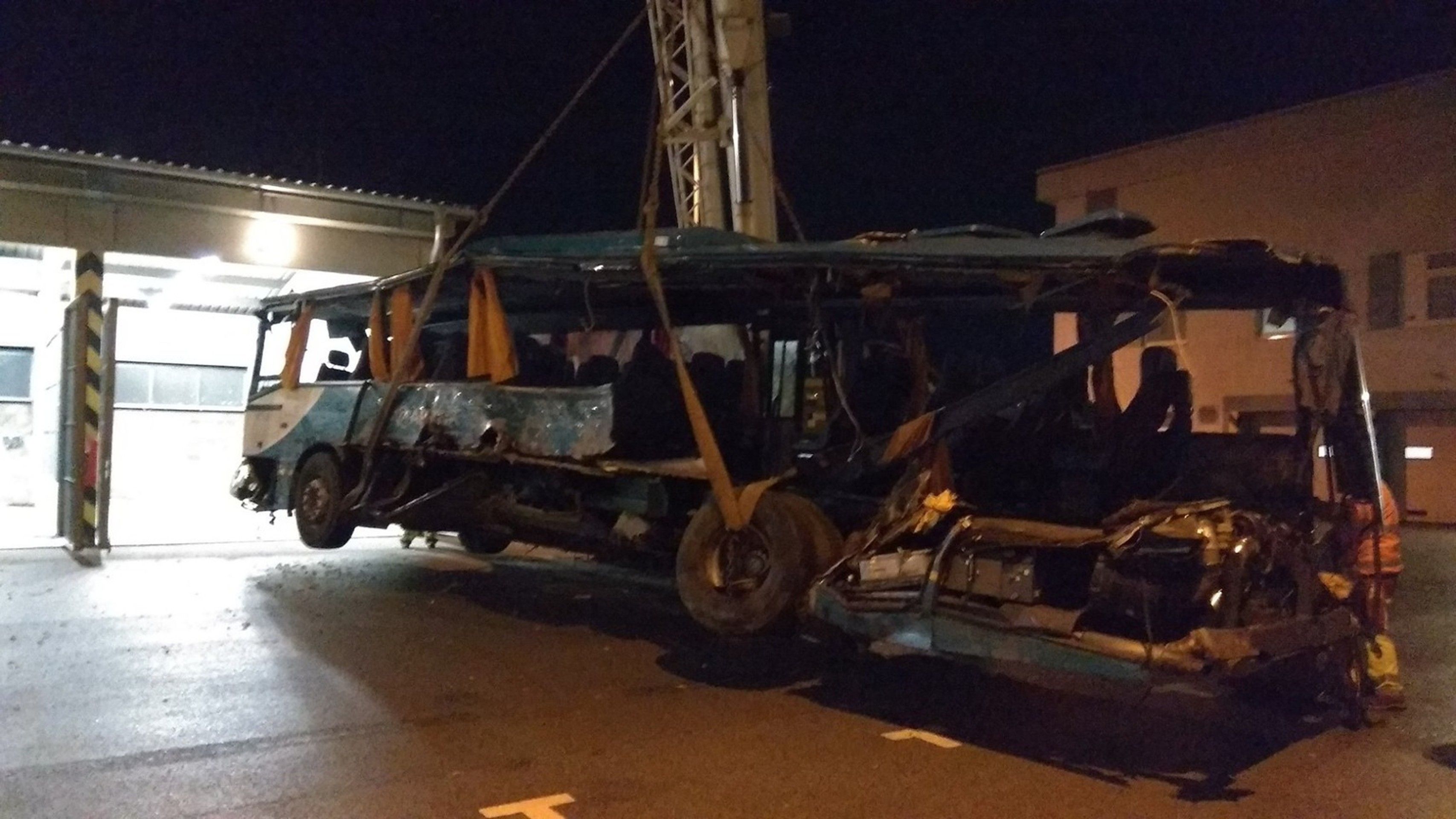 Tragická nehoda autobusu (2) - Tragická nehoda autobusu (11/13)