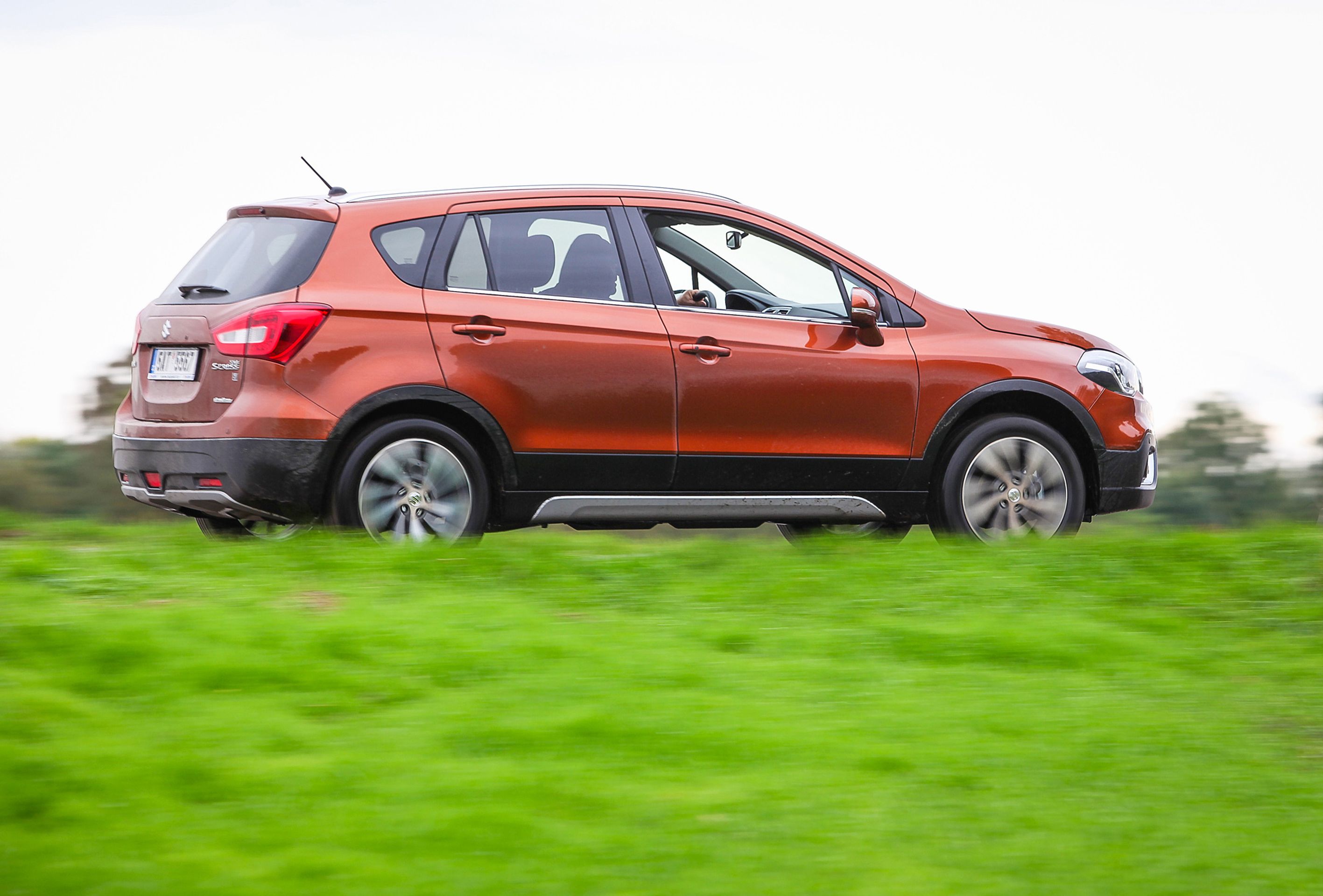 Suzuki S-cross - 1 - GALERIE: Suzuki S-Cross (1/20)