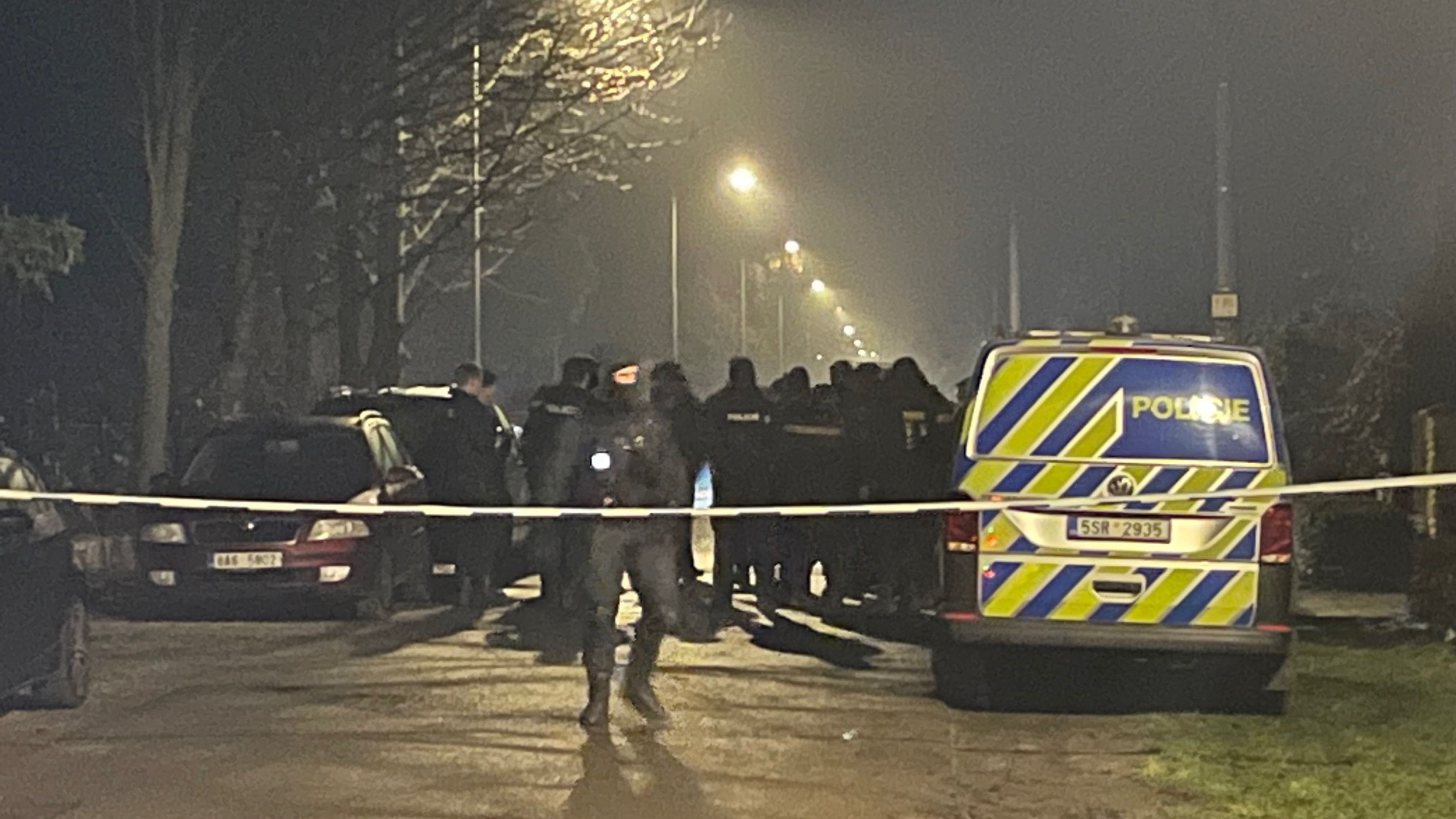 Policejní akce v Káraném u Prahy - Policejní akce v Káraném u Prahy (2/6)